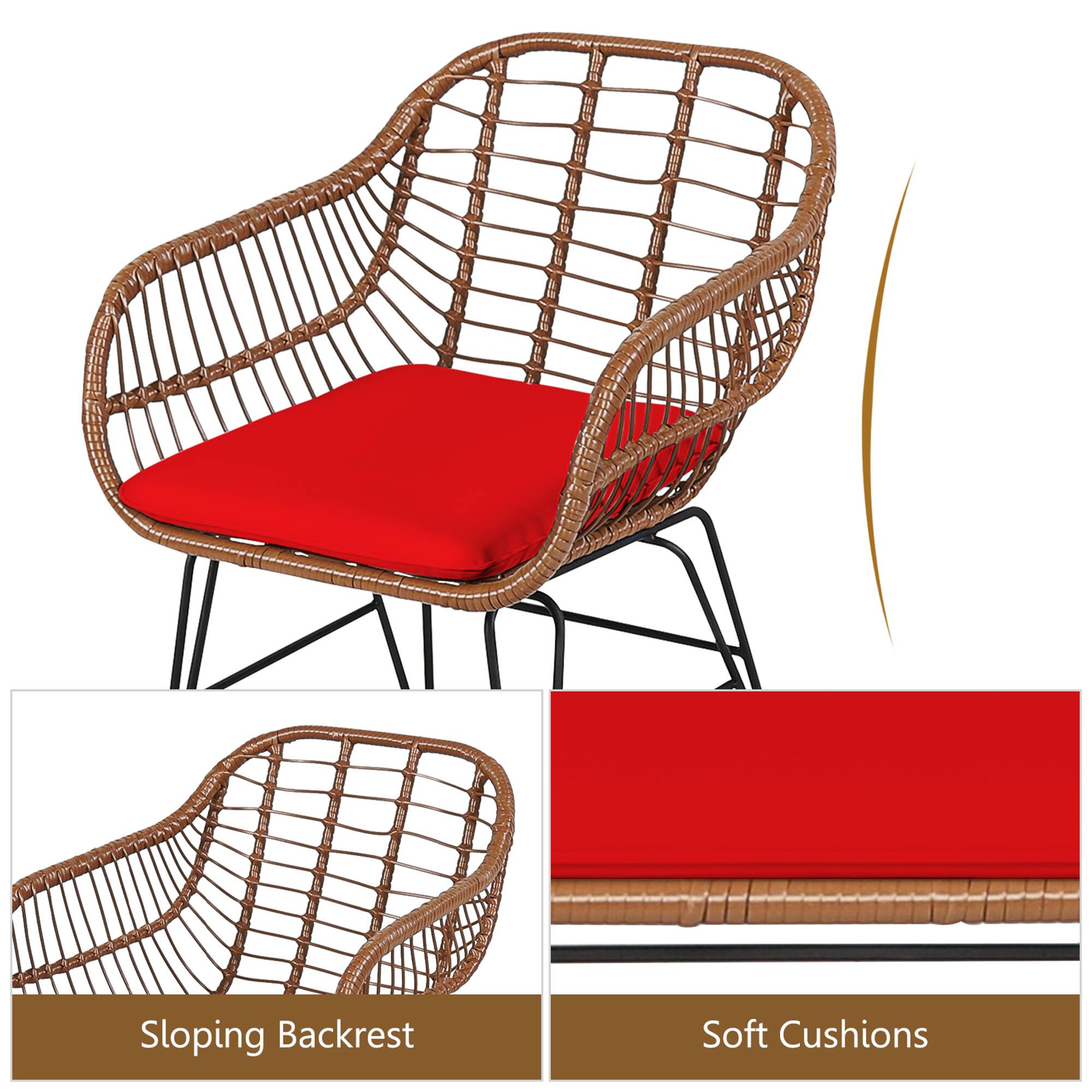 Sloping Backrest  
Soft Cushions