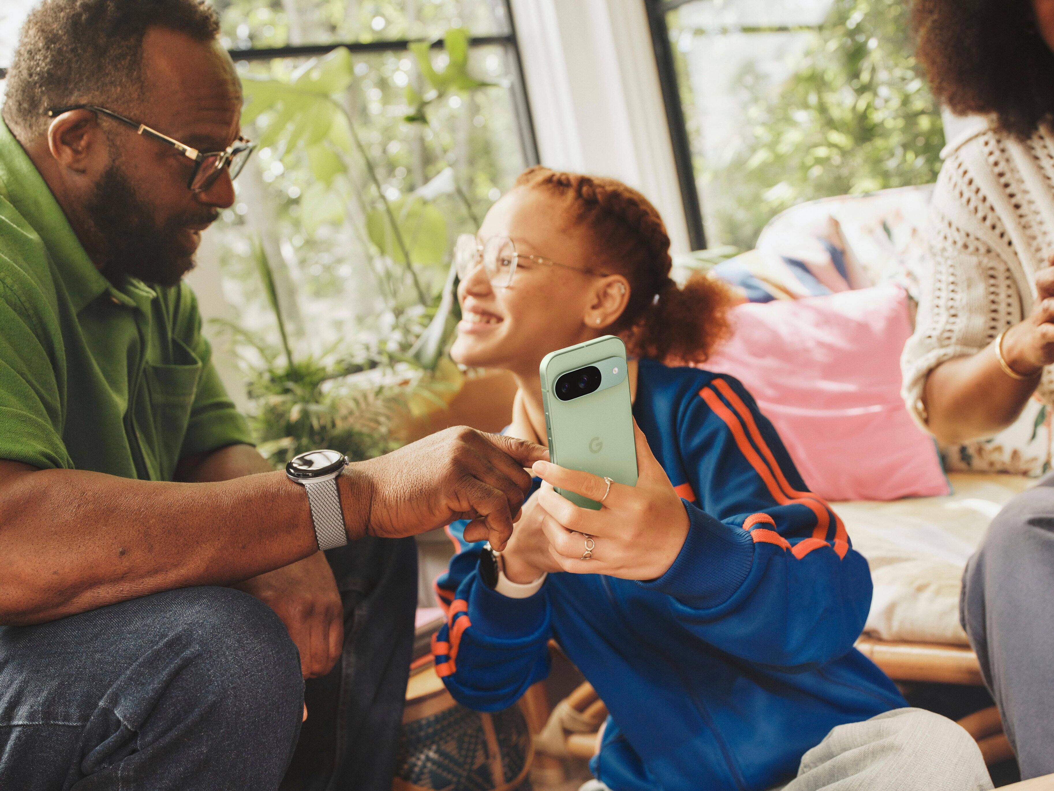 Alt View 21. Google - Pixel 9 128GB (Unlocked) - Wintergreen.