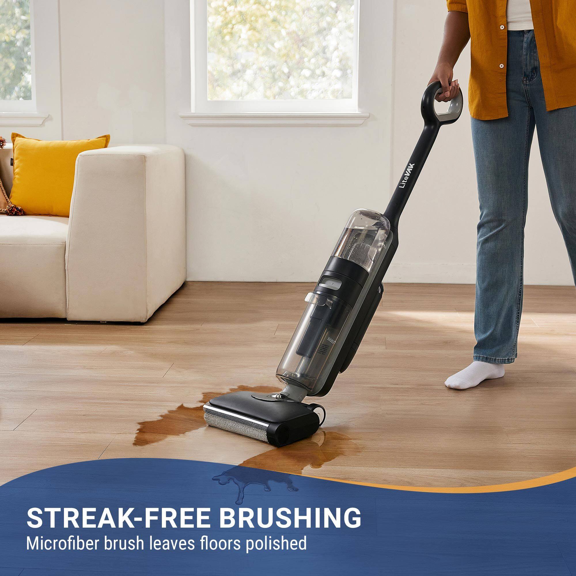 STREAK-FREE BRUSHING  
Microfiber brush leaves floors polished