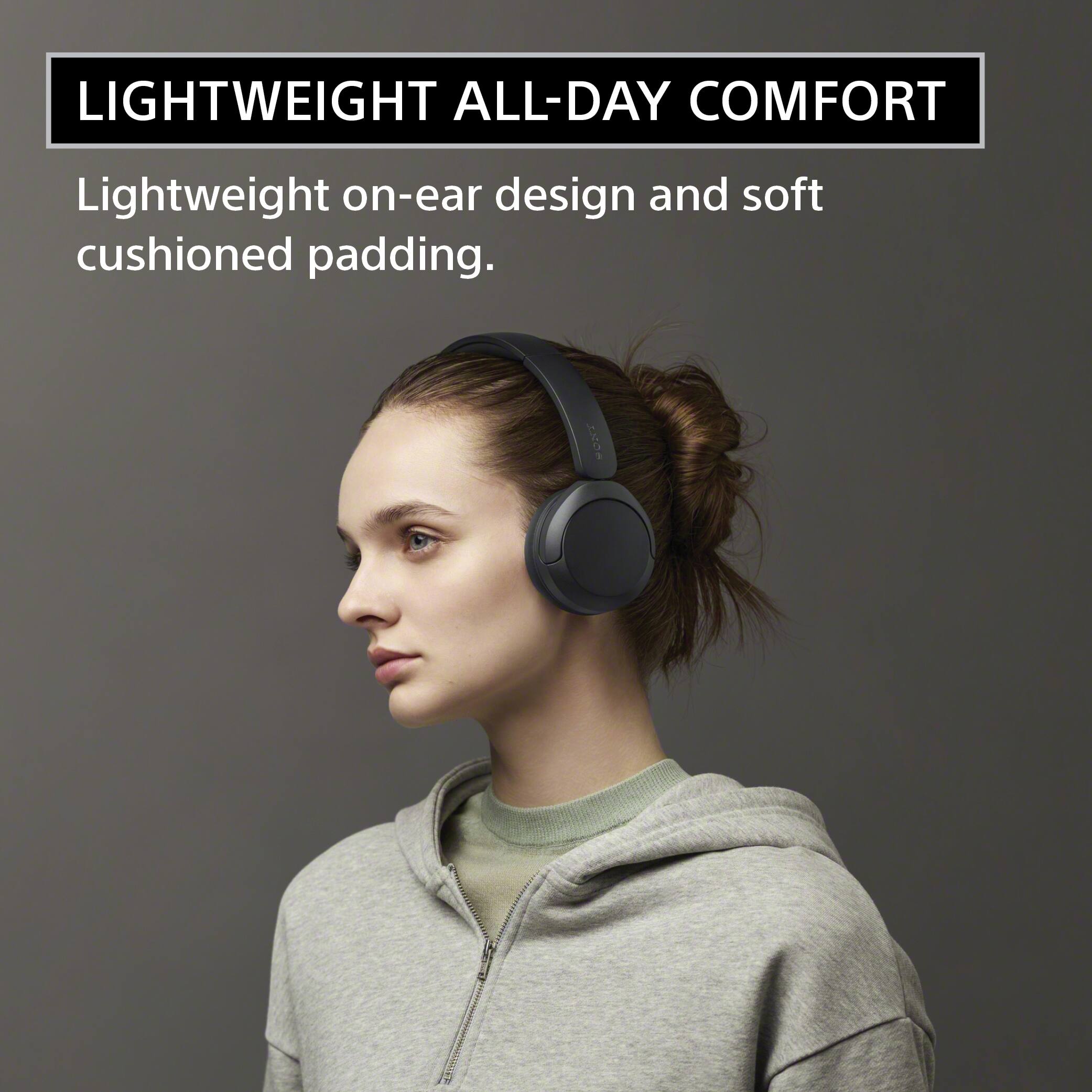 LIGHTWEIGHT ALL-DAY COMFORT  
Lightweight on-ear design and soft cushioned padding.