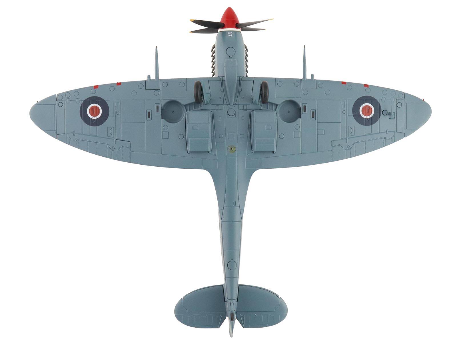 Back. Hobby Master - Supermarine Spitfire Mk IXc "MA466 BQ-S No. 451 Squadron Corsica" 1944 RAAF "Air Power Series" 1/48 - Grey.