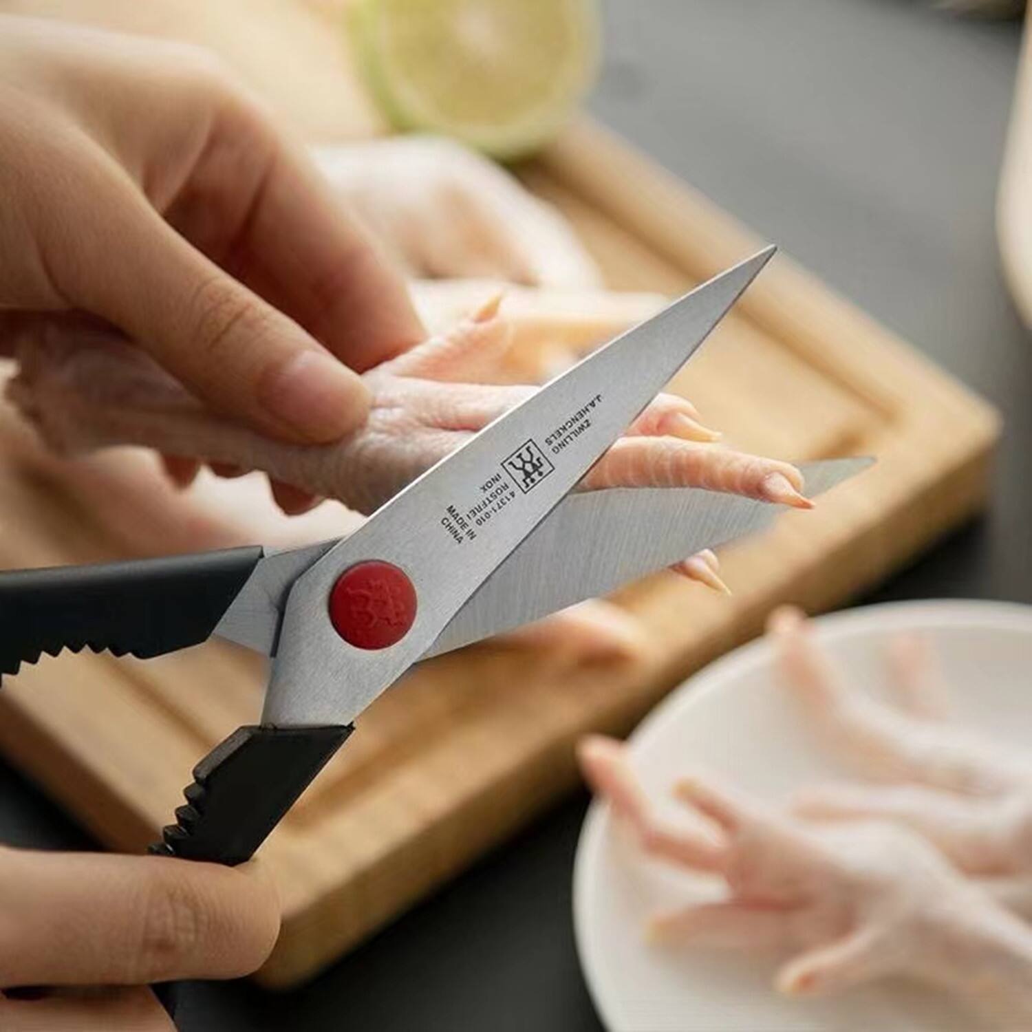 The text on the image is: "FT JAHENCKELS w I YONI MADE IN 1375-010 CHINA."