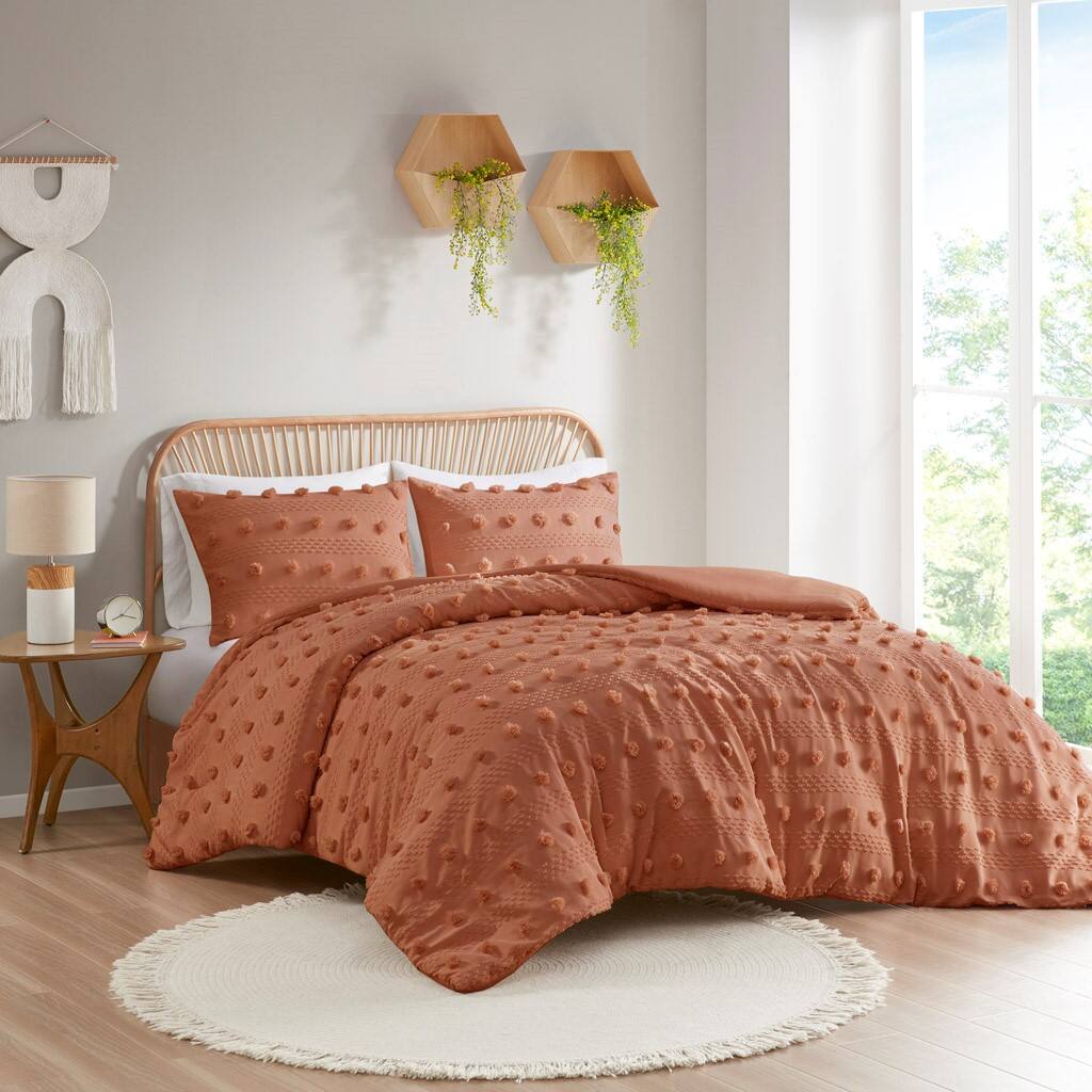 Alt View 1. Gracie Mills - Gracie Mills Eloise Clip Jacquard Duvet Cover Set - Rust.