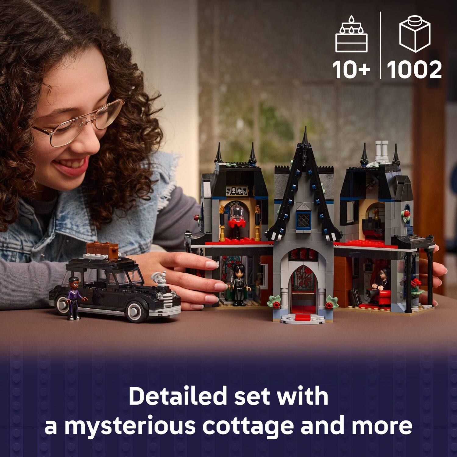 10+ 1002  
Detailed set with a mysterious cottage and more