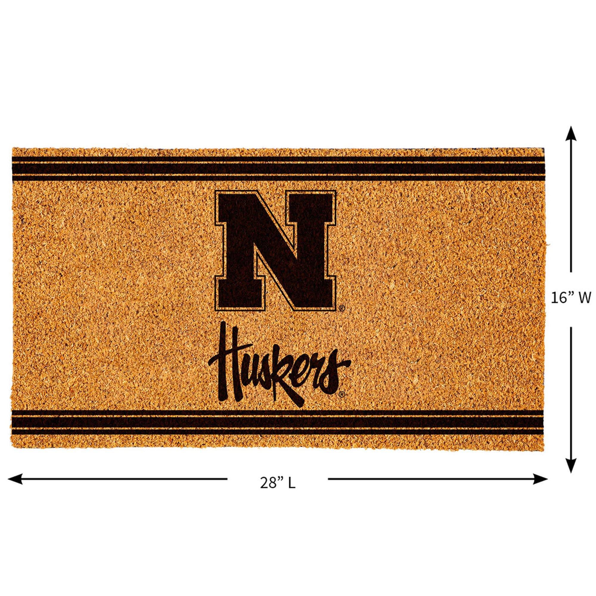 N Huskers 16" W 28" L