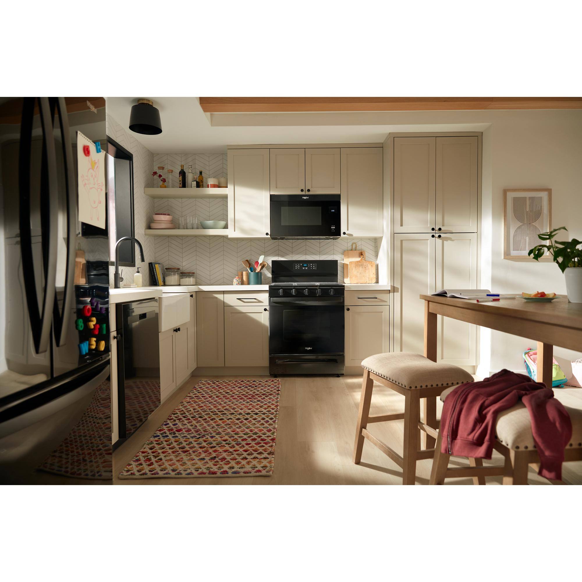 Alt View 21. Whirlpool - 5.0 Cu. Ft. Freestanding Single Gas Range with Air Fry and Air Baking - Black.