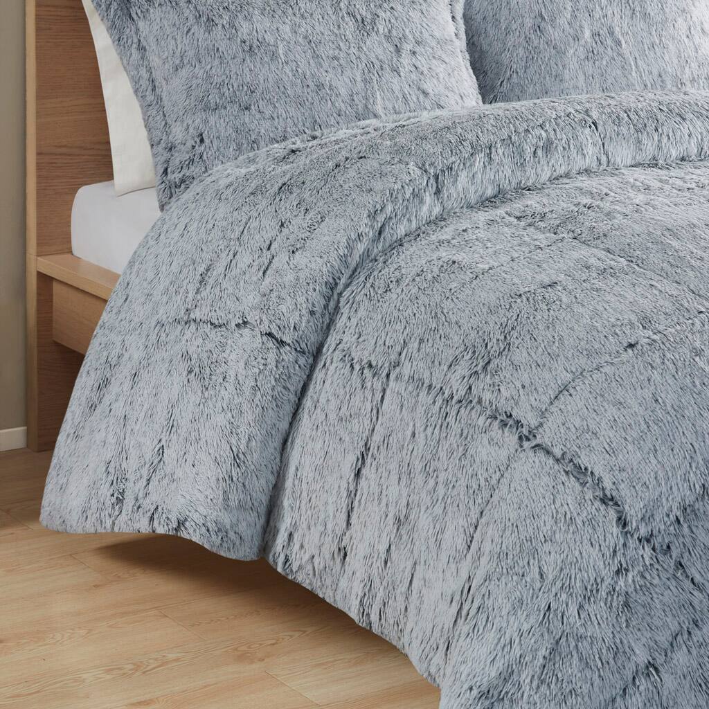 Alt View 2. Gracie Mills - Gracie Mills Susie Contemporary Shaggy Long Fur Comforter Set - Black/White.