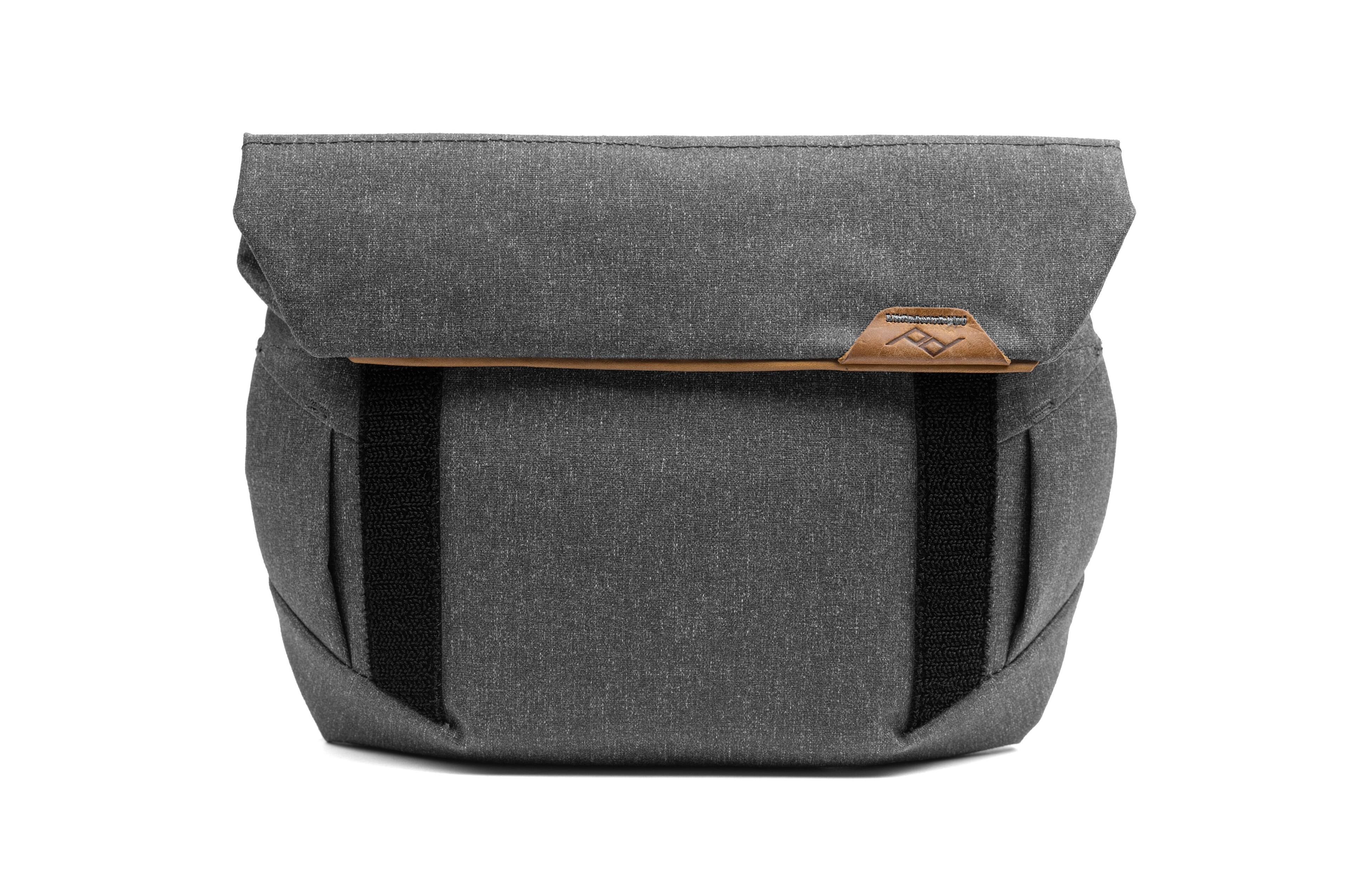 Left. Peak Design - Field Pouch V2 - Charcoal.