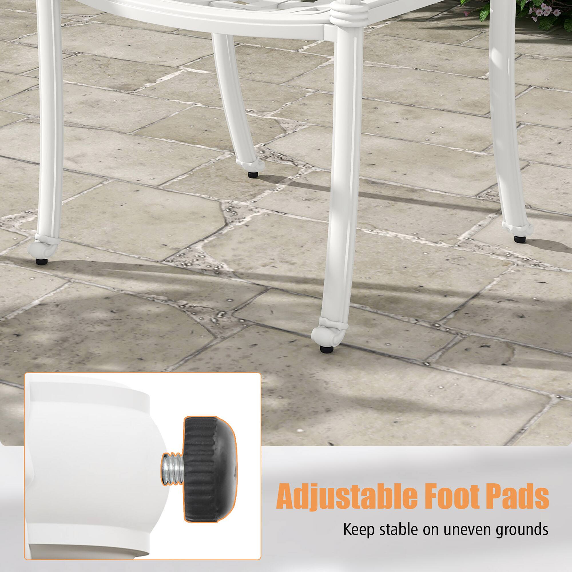Adjustable Foot Pads  
Keep stable on uneven grounds