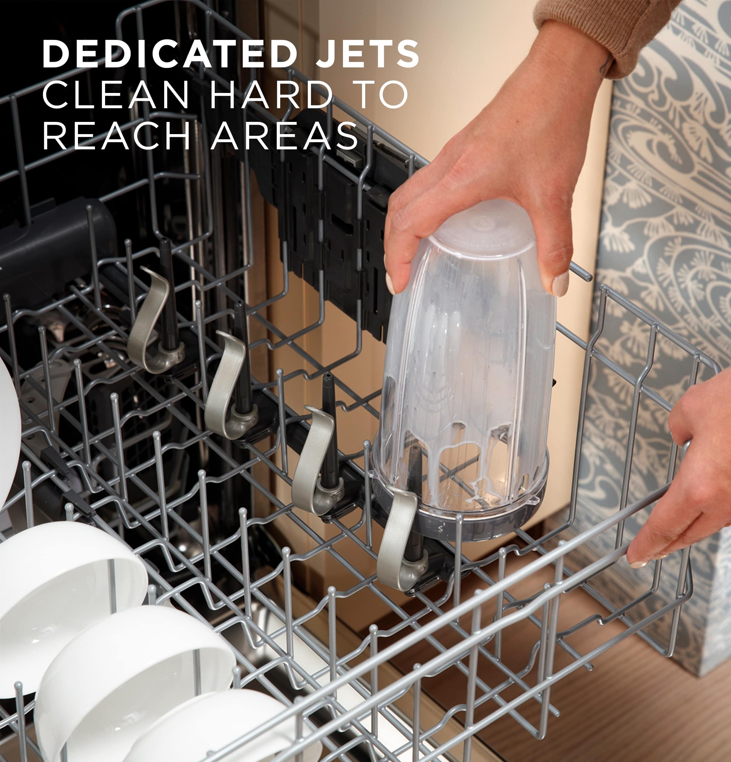 Dedicated jets clean hard to reach areas.