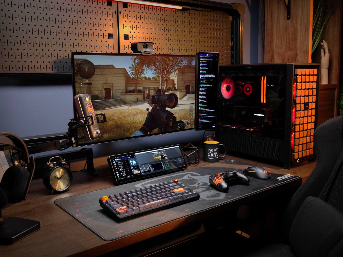 The text on the image is "GEFORCE GTX 560 Ti FANS 2 C - R".