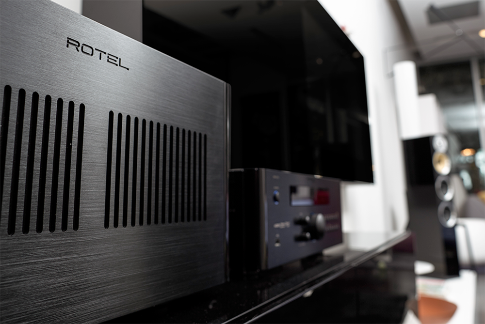 Alt View 2. Rotel - RMB-1585 200W x 5-Ch @ 8 Ohms Multi-Channel Amplifier - Silver.