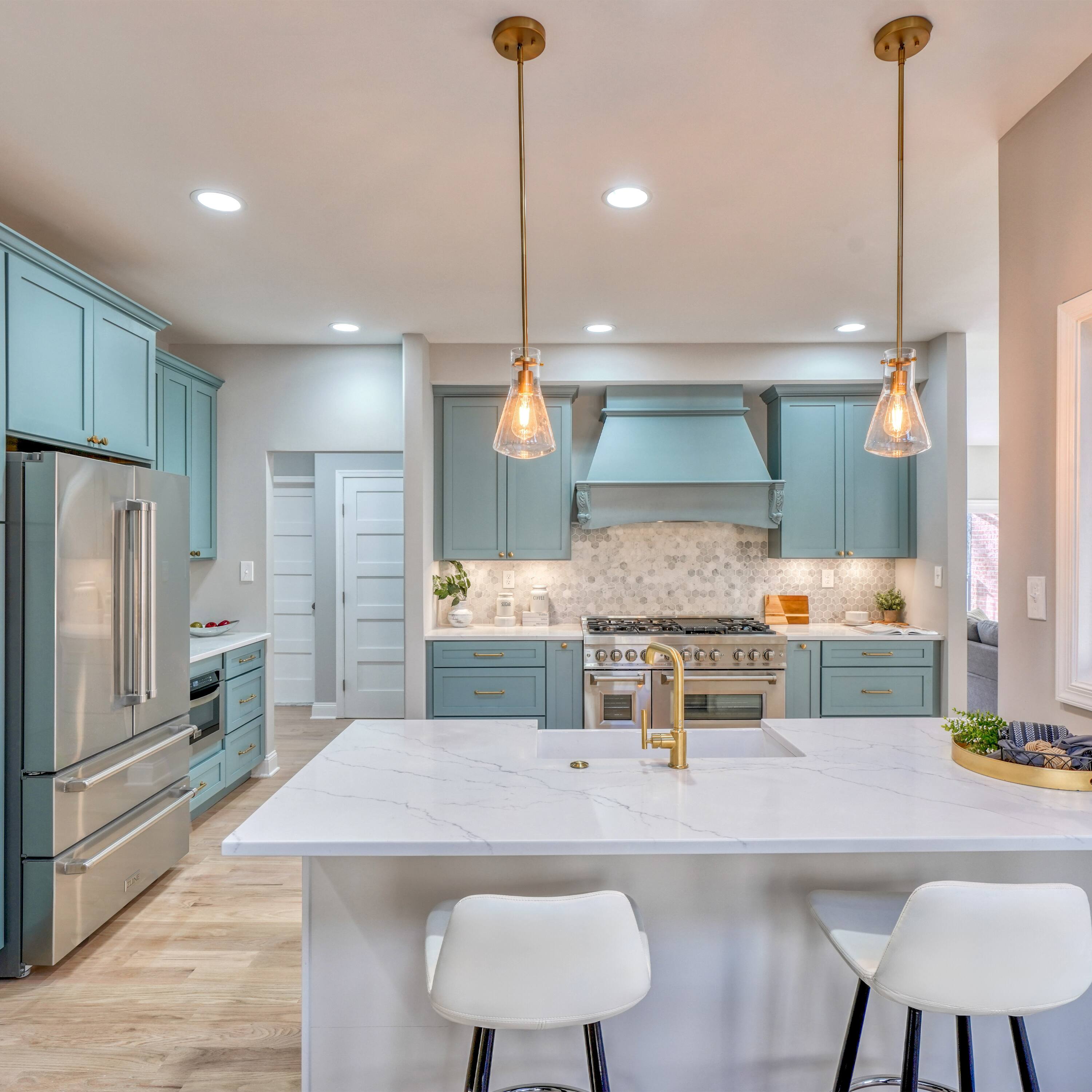 Alt View 14. ZLINE - 48" Legacy Dual Fuel Range w/ 7 Burner Gas Cooktop and 2 Electric Ovens (RA48) - Stainless steel.