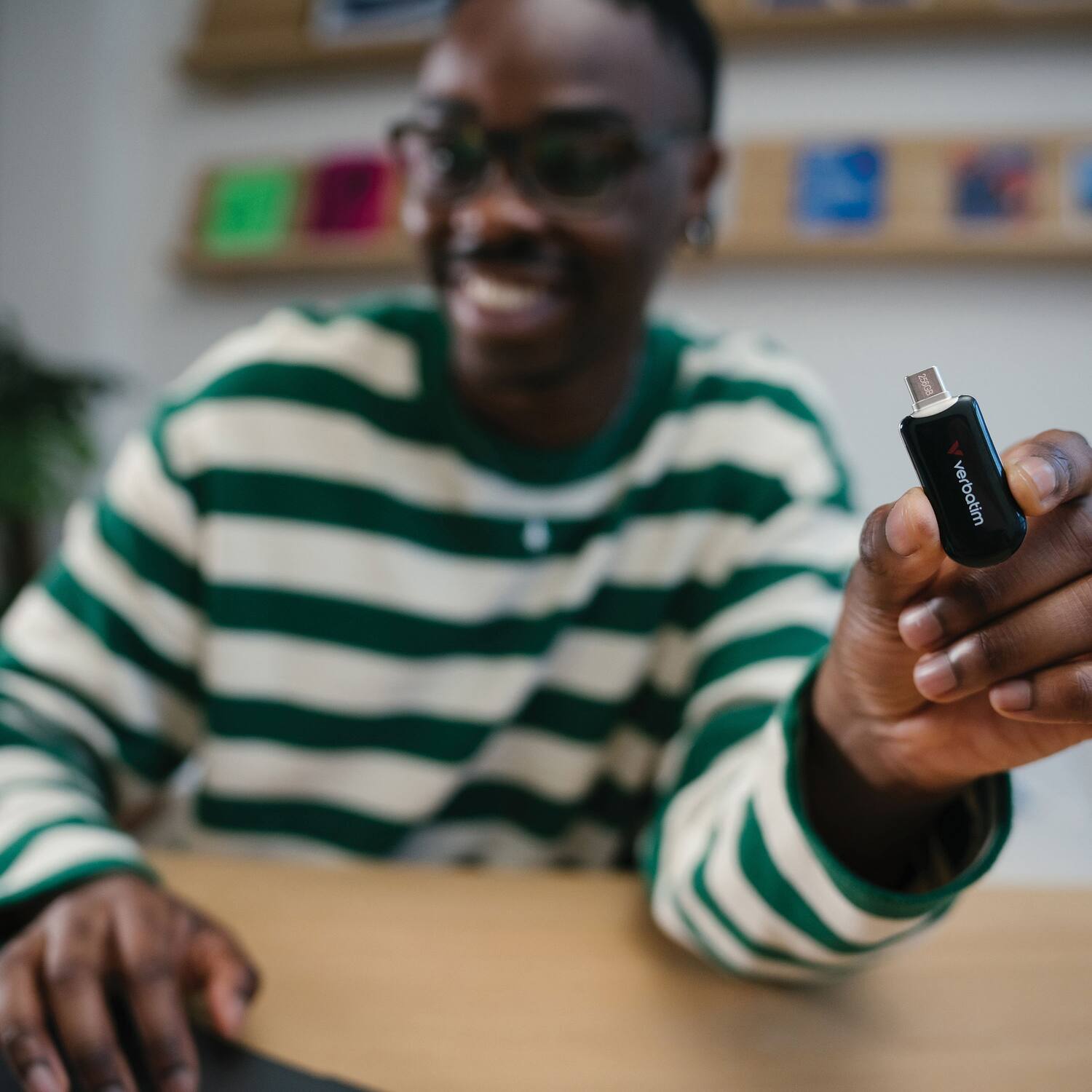 Alt View 2. Verbatim - Verbatim 30226 Plectra Usb-c Flash Drive, Black (256 Gb) - black.