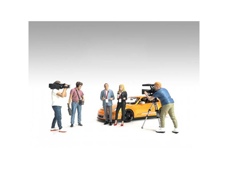 Left. American Diorama - "On-Air" 6 piece Figures and Accessory Set for 1/24 Scale Models by American Diorama - Multi.