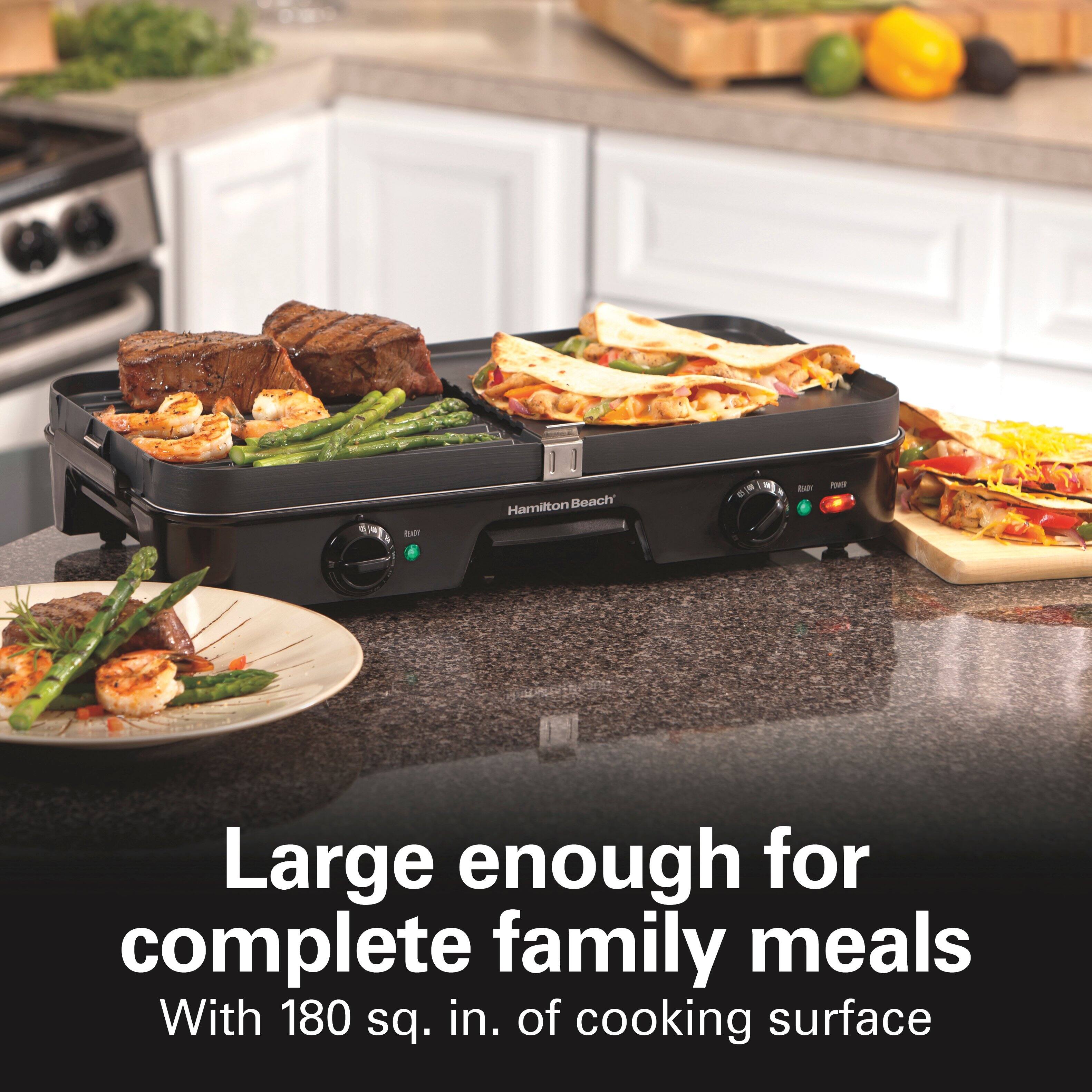 Large enough for complete family meals  
With 180 sq. in. of cooking surface