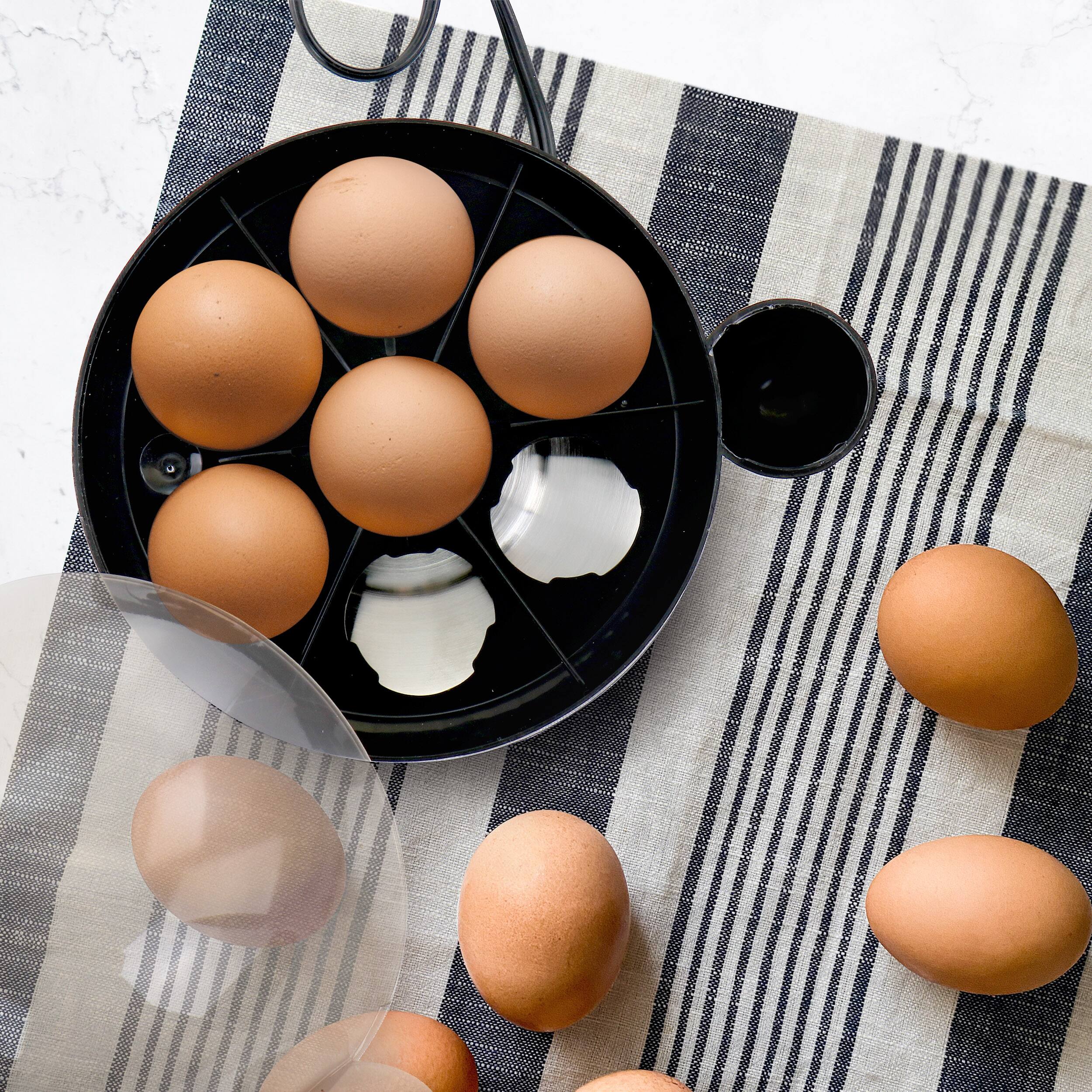 Alt View 4. Better Chef - Better Chef 7-Egg Electric Egg Cooker in Black - Black.