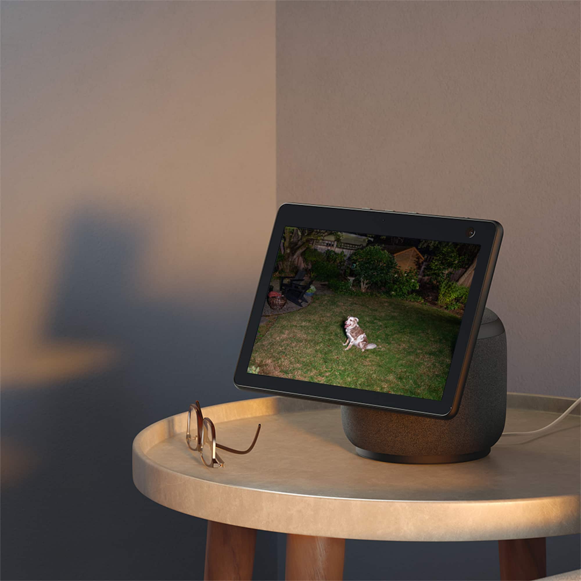 Alt View 15. Blink - Blink Wired Floodlight Camera - Smart security camera, 2600 lumens, HD live view, enhanced motion detection – 1 camera - Black.