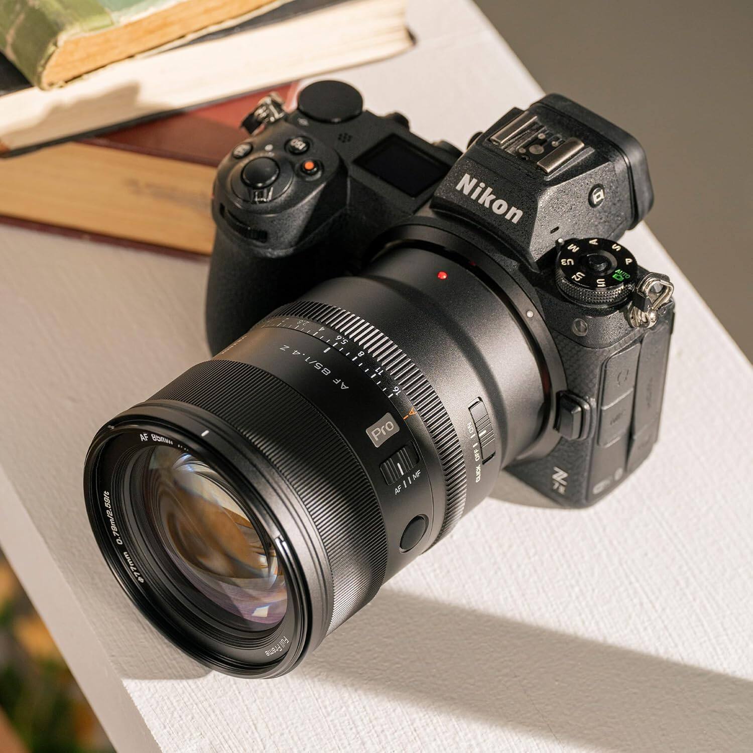 34 85mm BOFG 7am/2. O. 77mm  
Nikon  
& S M U3 P U2 MITO U1 2.8 y 5.6 Z I 8 85/1.4 Z AF BESTANT 11 16 Pro OFF1 AF | MF  
N= Full Frame