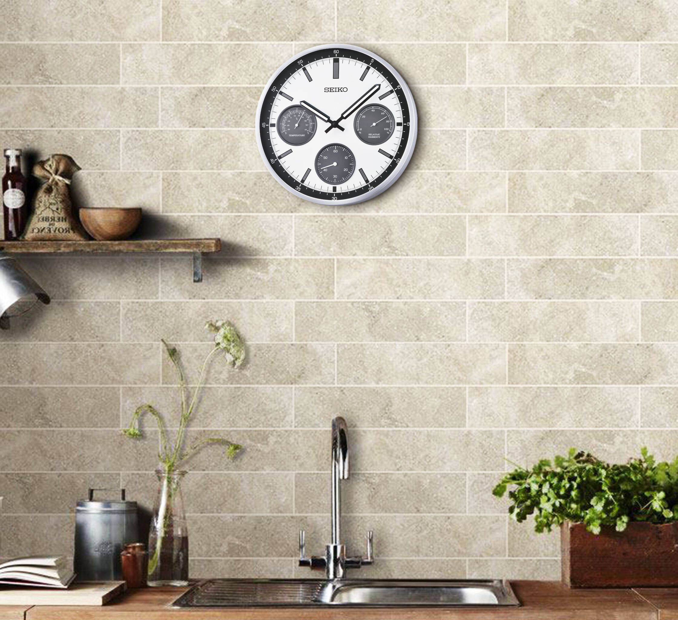 Sure, here is the corrected and grouped text:

- "SEIKO"
- "1884"
- "1937"
- "HERB"
- "ROVENCE"