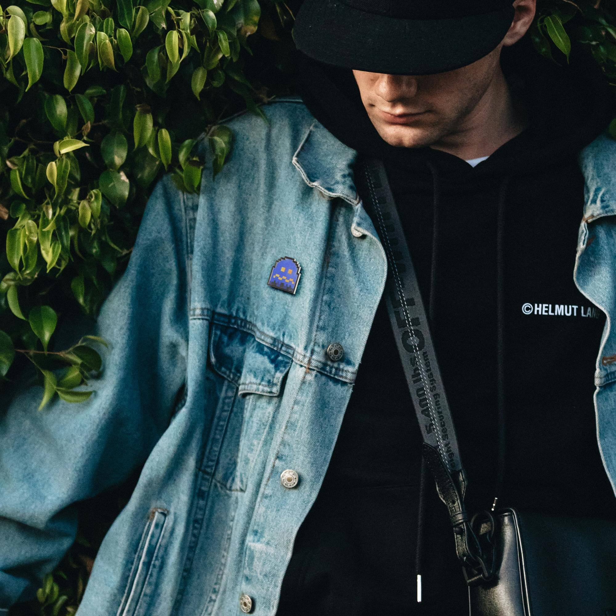 HELMUT LANG  
System 5.400  
Sight Securing curing