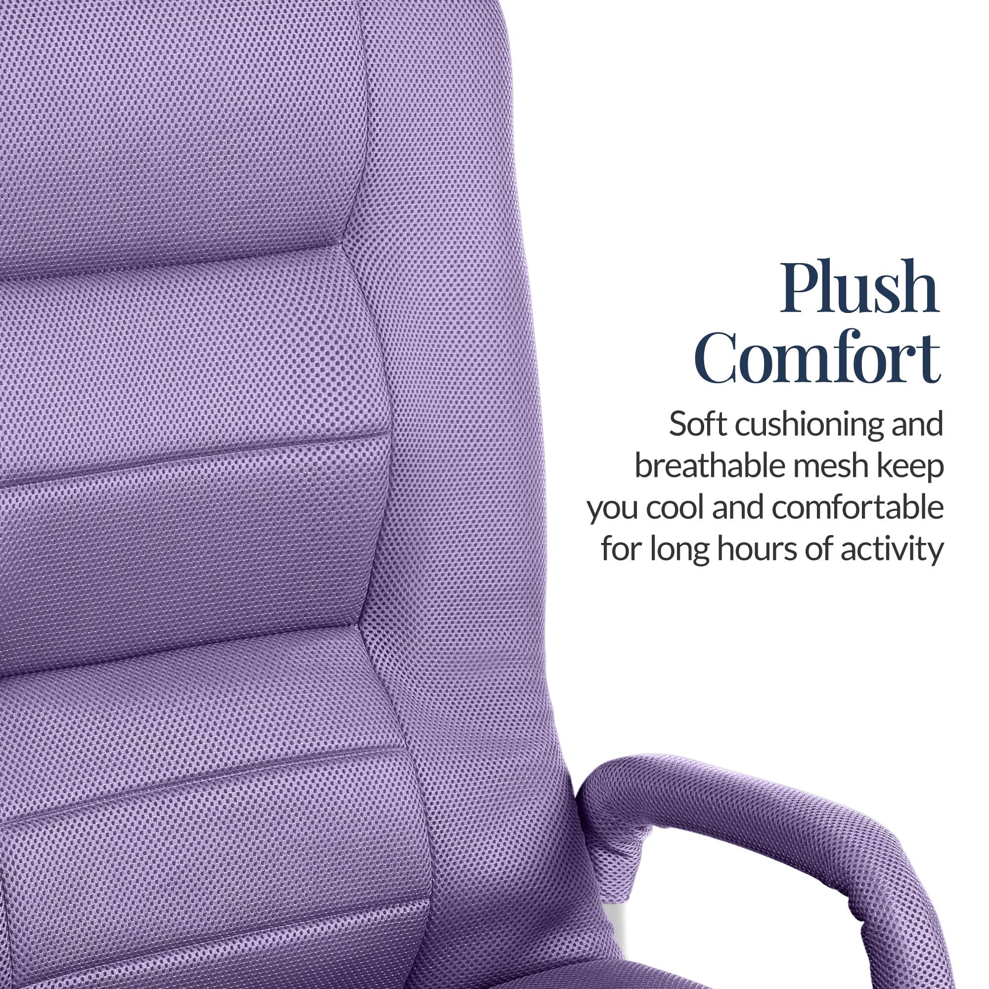 Plush Comfort  
Soft cushioning and breathable mesh keep you cool and comfortable for long hours of activity