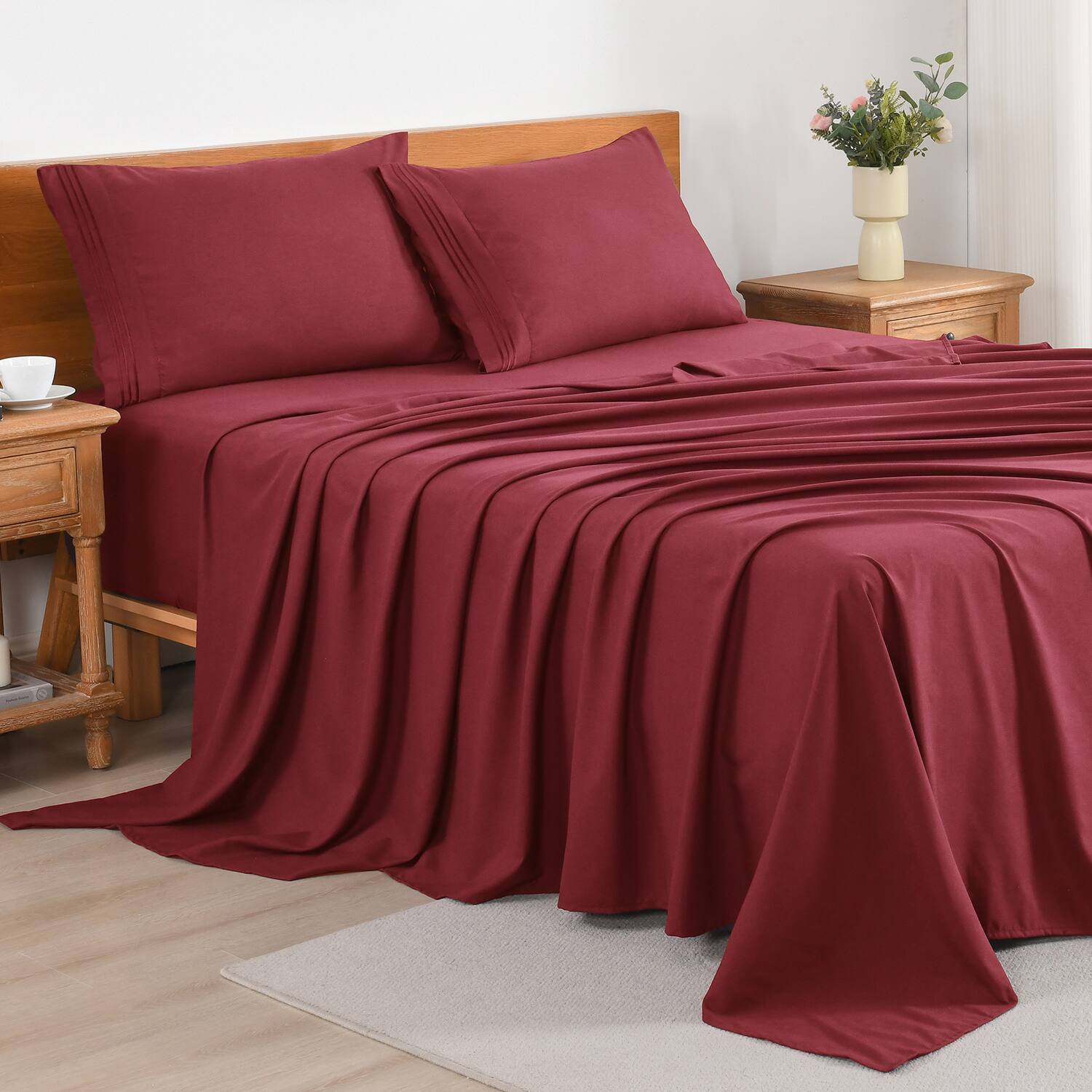 Angle. MarCielo - Marcielo 3/4 Pcs Soft Solid & Embroidery Bed Sheets Set - Burgundy.