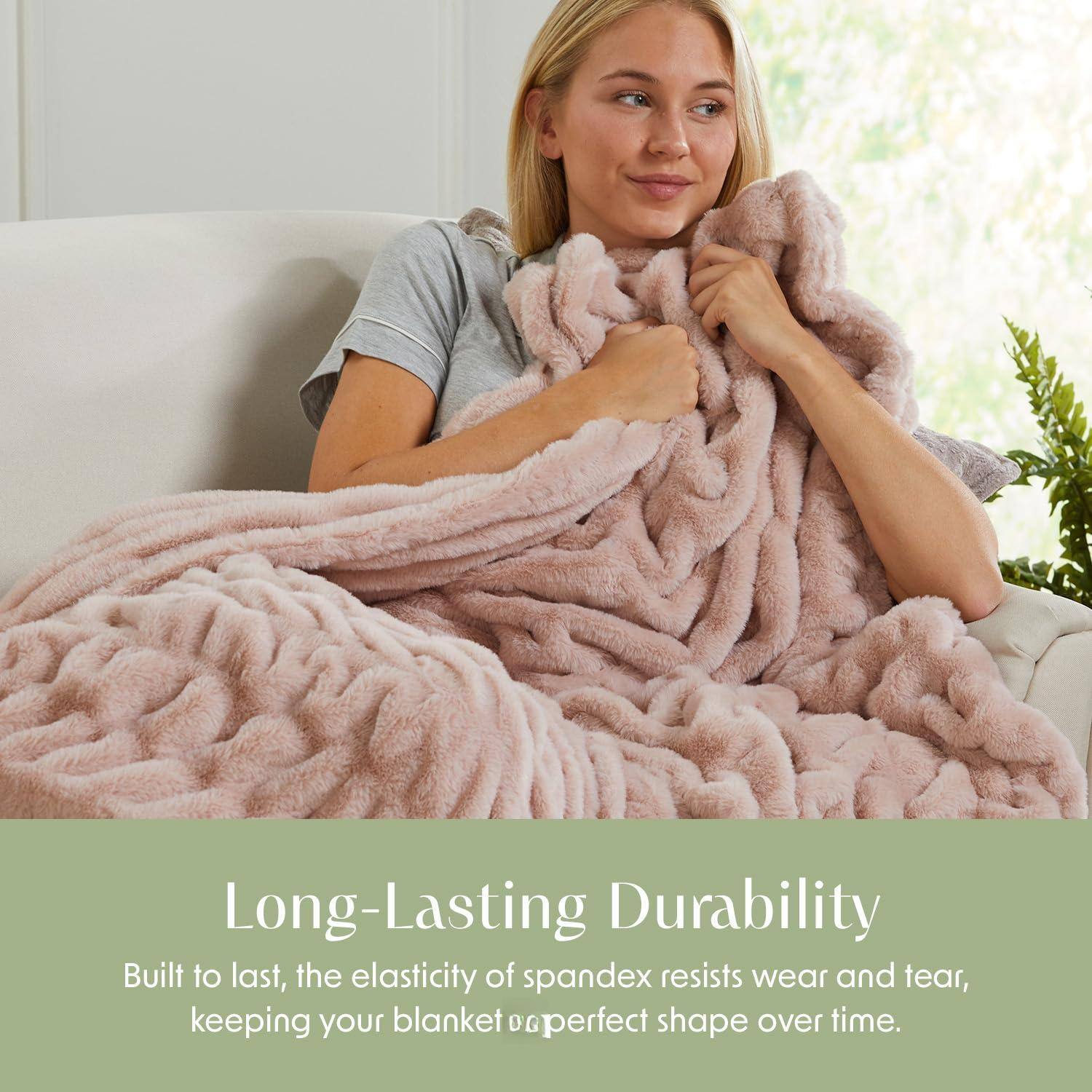 Long-Lasting Durability

Built to last, the elasticity of spandex resists wear and tear, keeping your blanket in perfect shape over time.