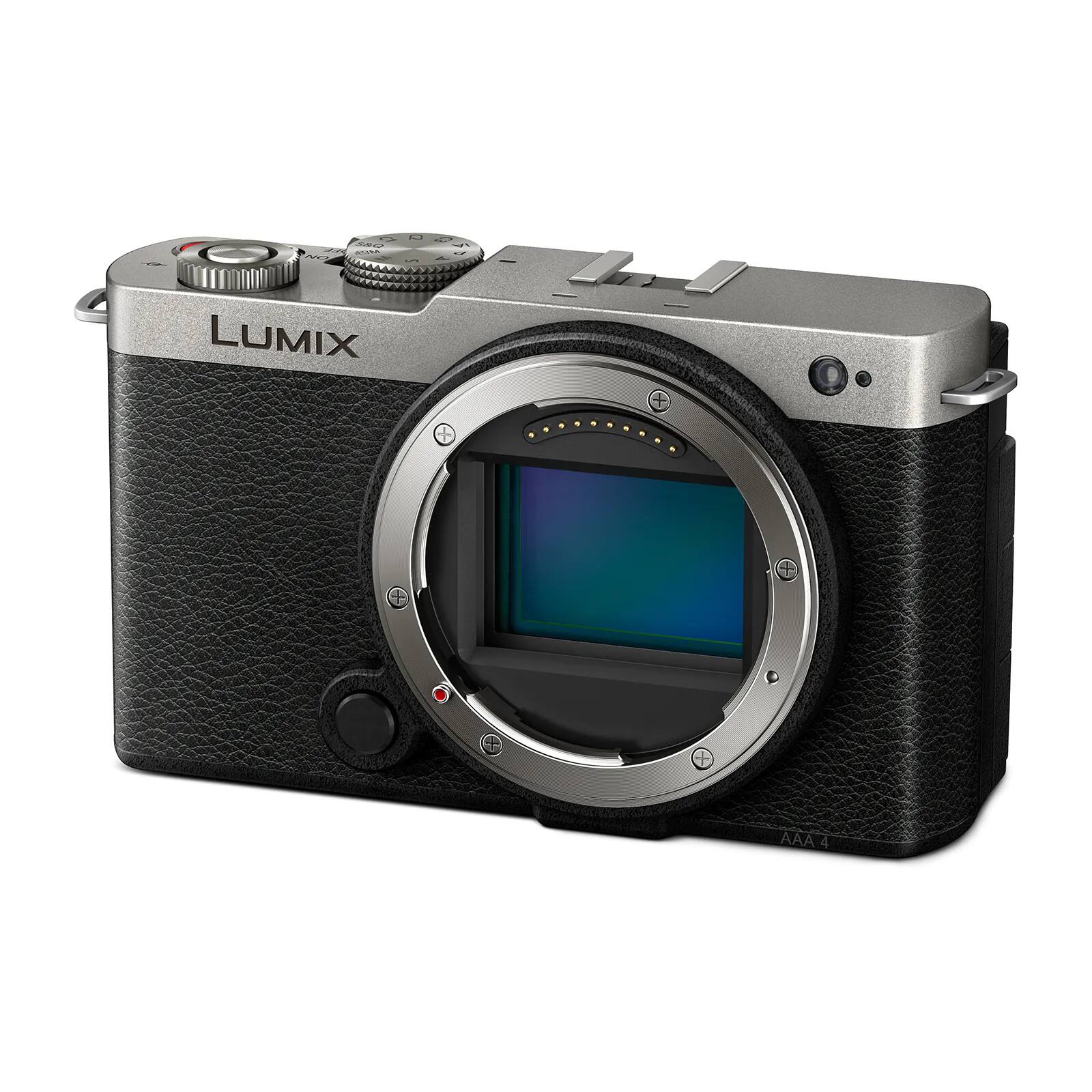 LUMIX AAA4