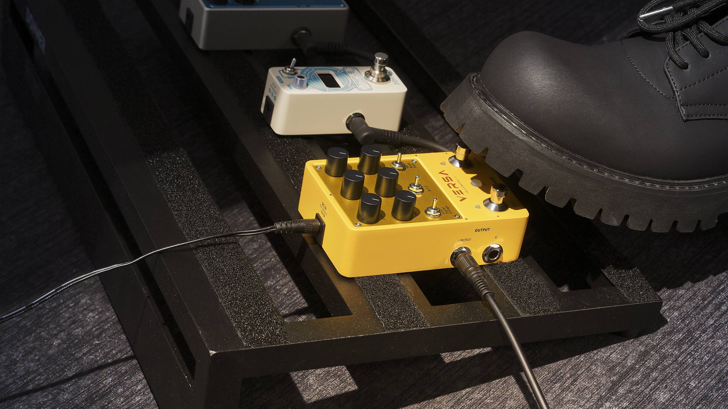 SO  E  12 VERSA  i 2 Folape J OUTPUT LIMONOI