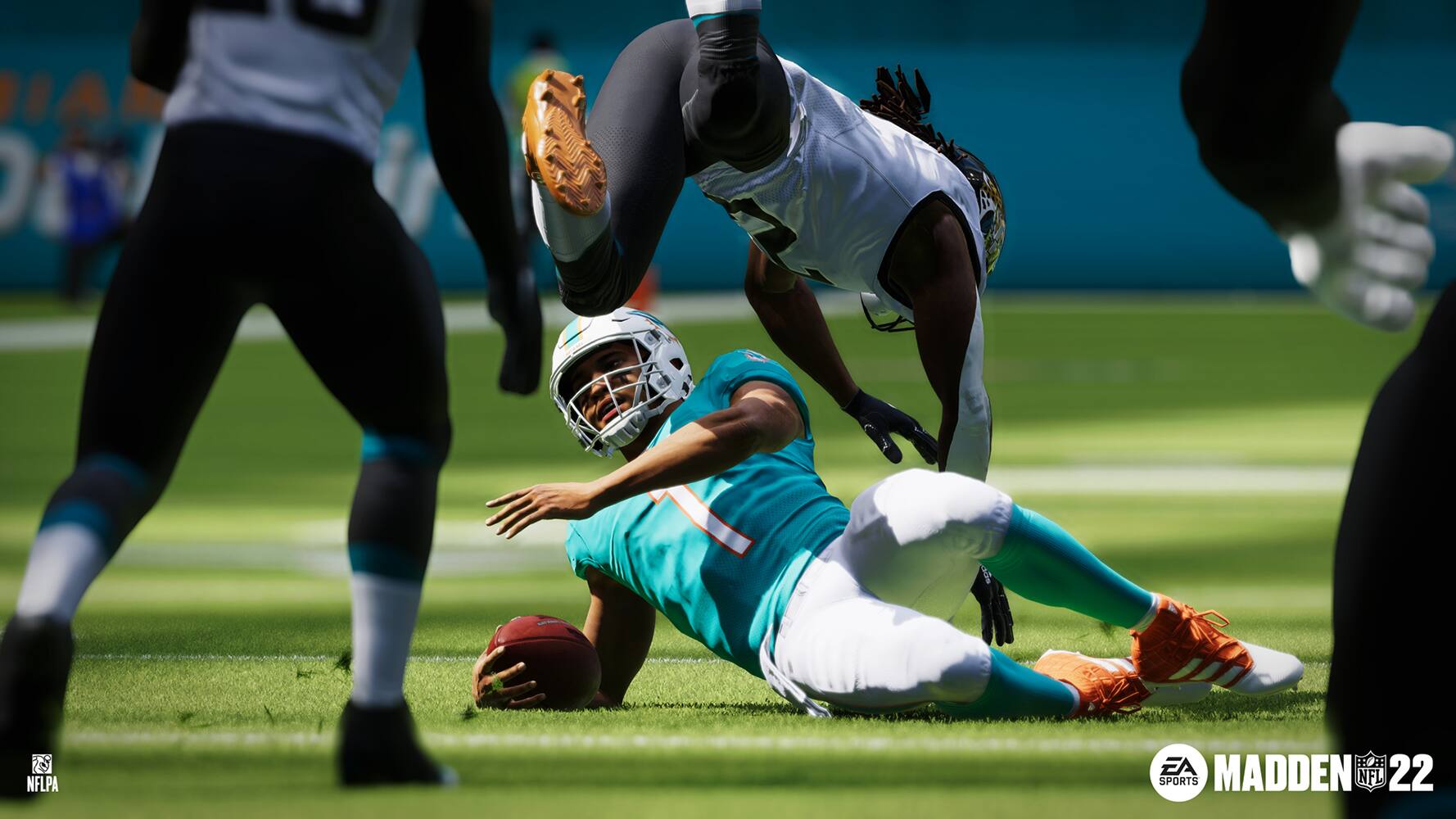 Alt View 20. Electronic Arts - Madden NFL 22.