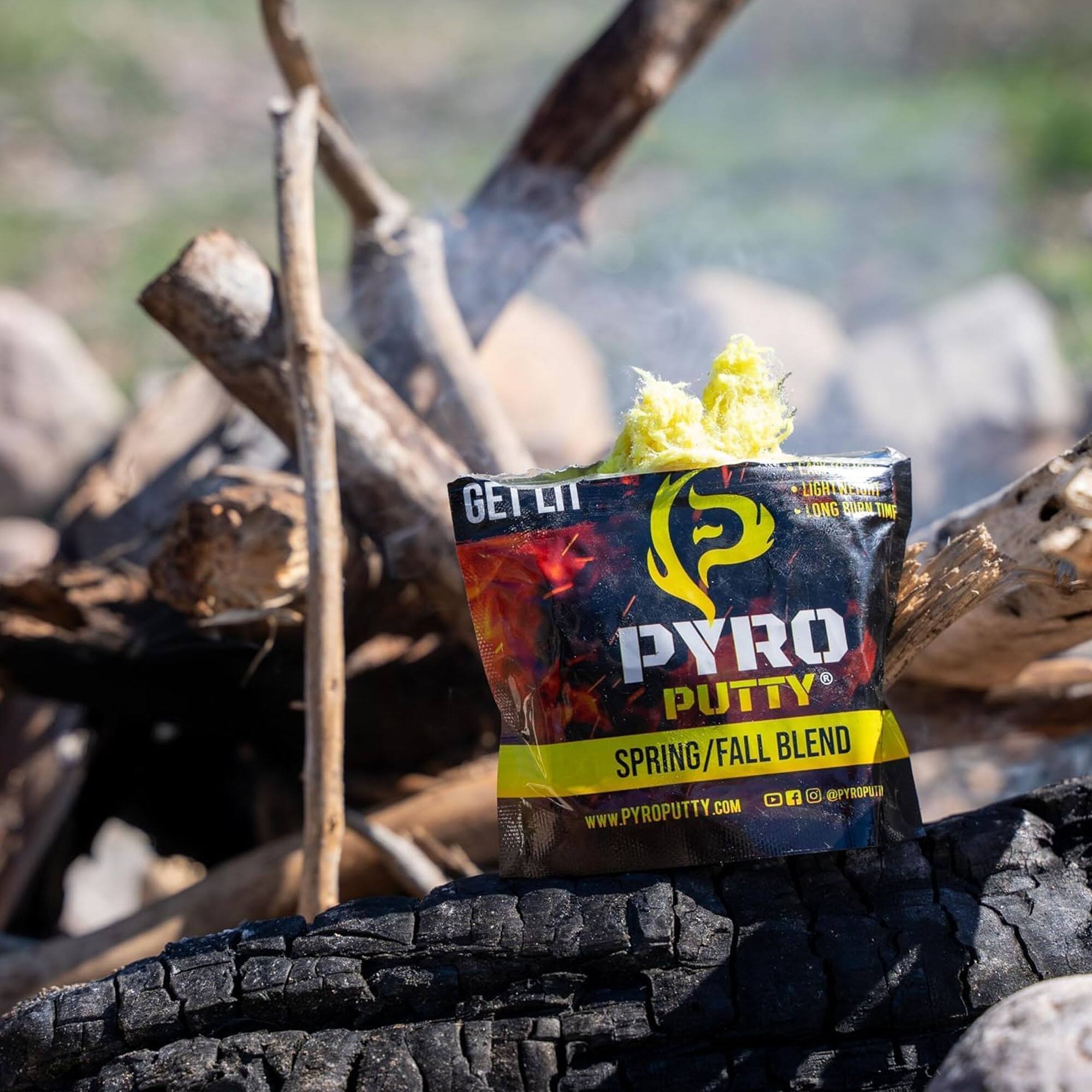 LIGHTS Jauen GET LI LONG BIRALTING ? PYRO PUTTY SPRING/FALL BLEND f D PYROPE2 www.PYROPUTTY.COM