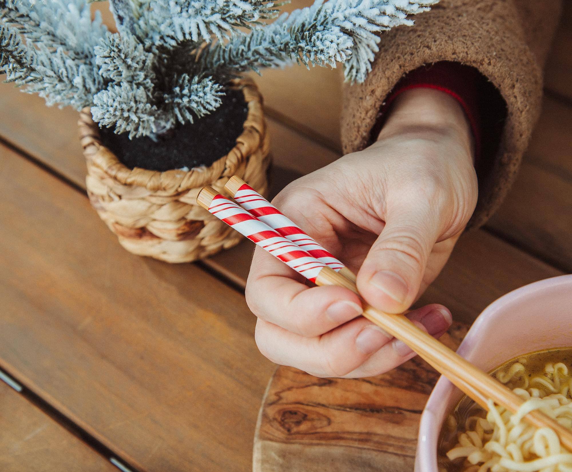 Alt View 4. Silver Buffalo - Sanrio Hello Kitty Holiday 20-Ounce Ceramic Ramen Bowl and Chopstick Set - Pink.