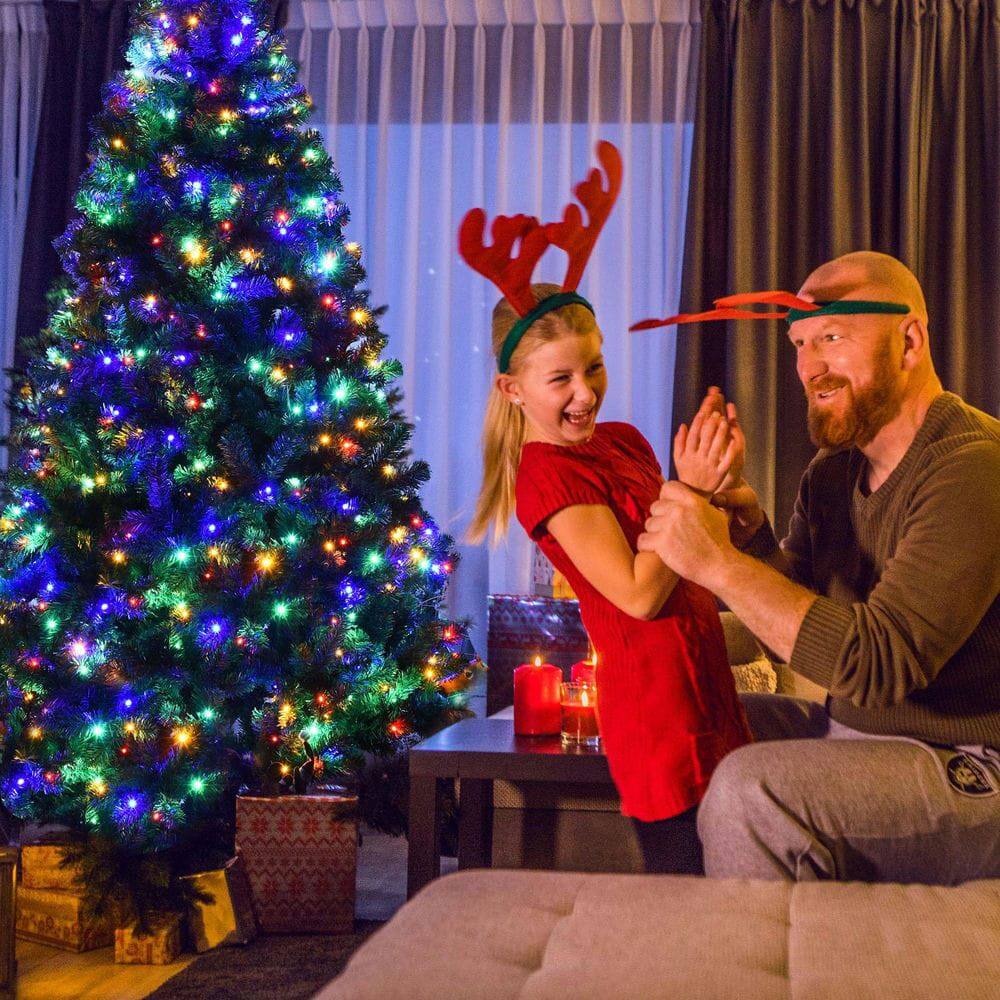 Angle. Resenkos - Resenkos 7.5-Ft Pre-Lit Artificial Spruce Christmas Tree with 550 Lights - Green - Green.