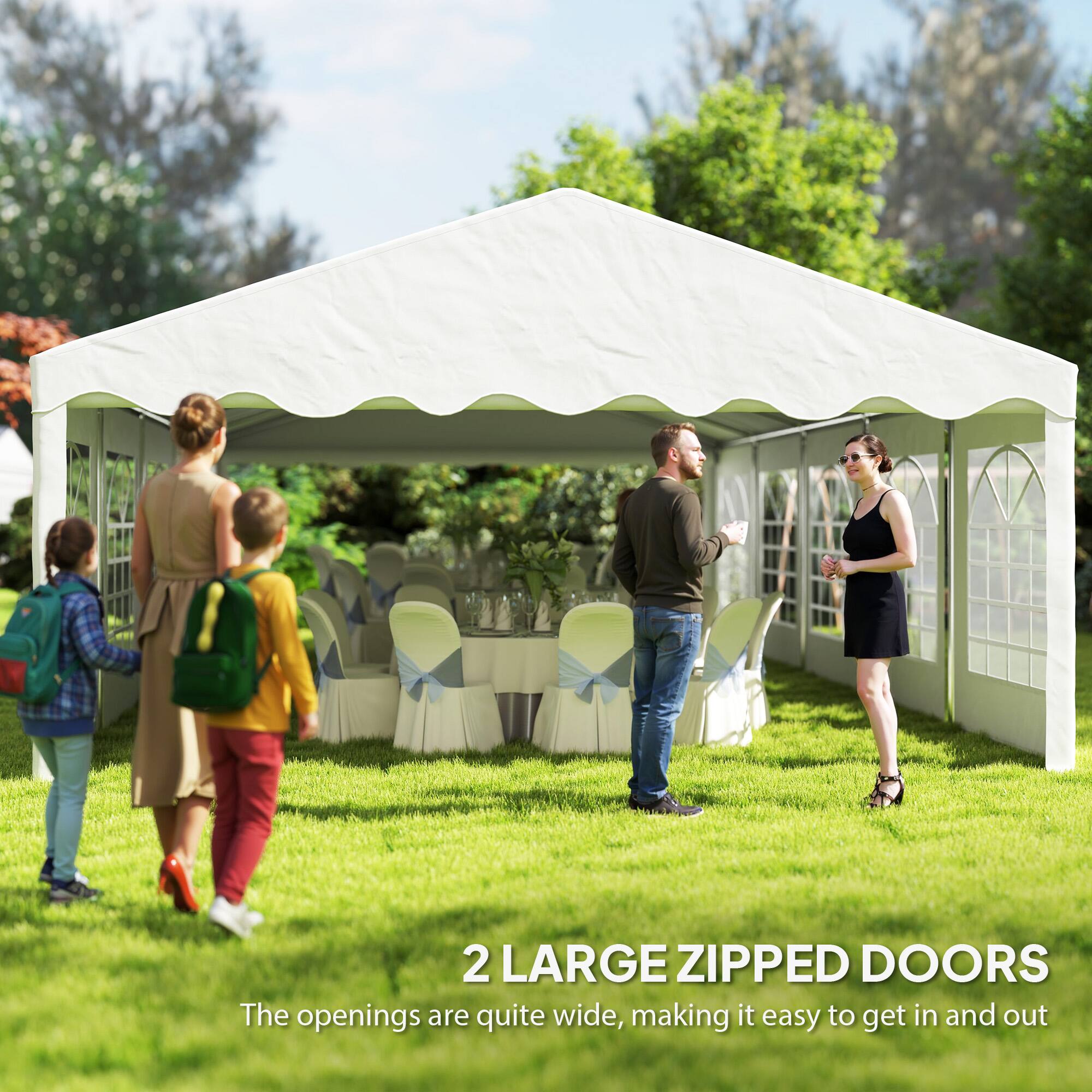 2 LARGE ZIPPED DOORS
The openings are quite wide, making it easy to get in and out