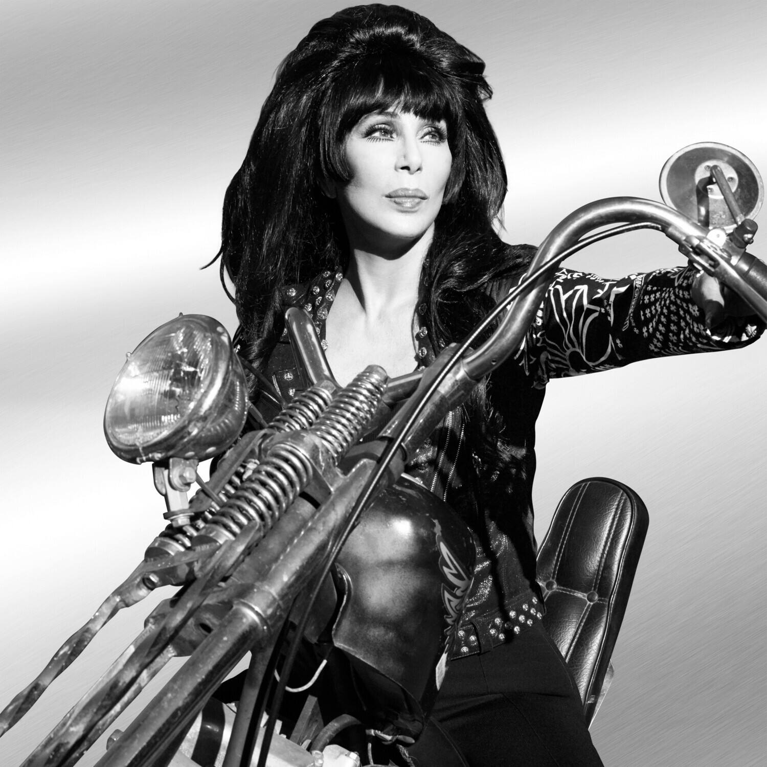 Front. Cher - Forever   - COMPACT DISCS.