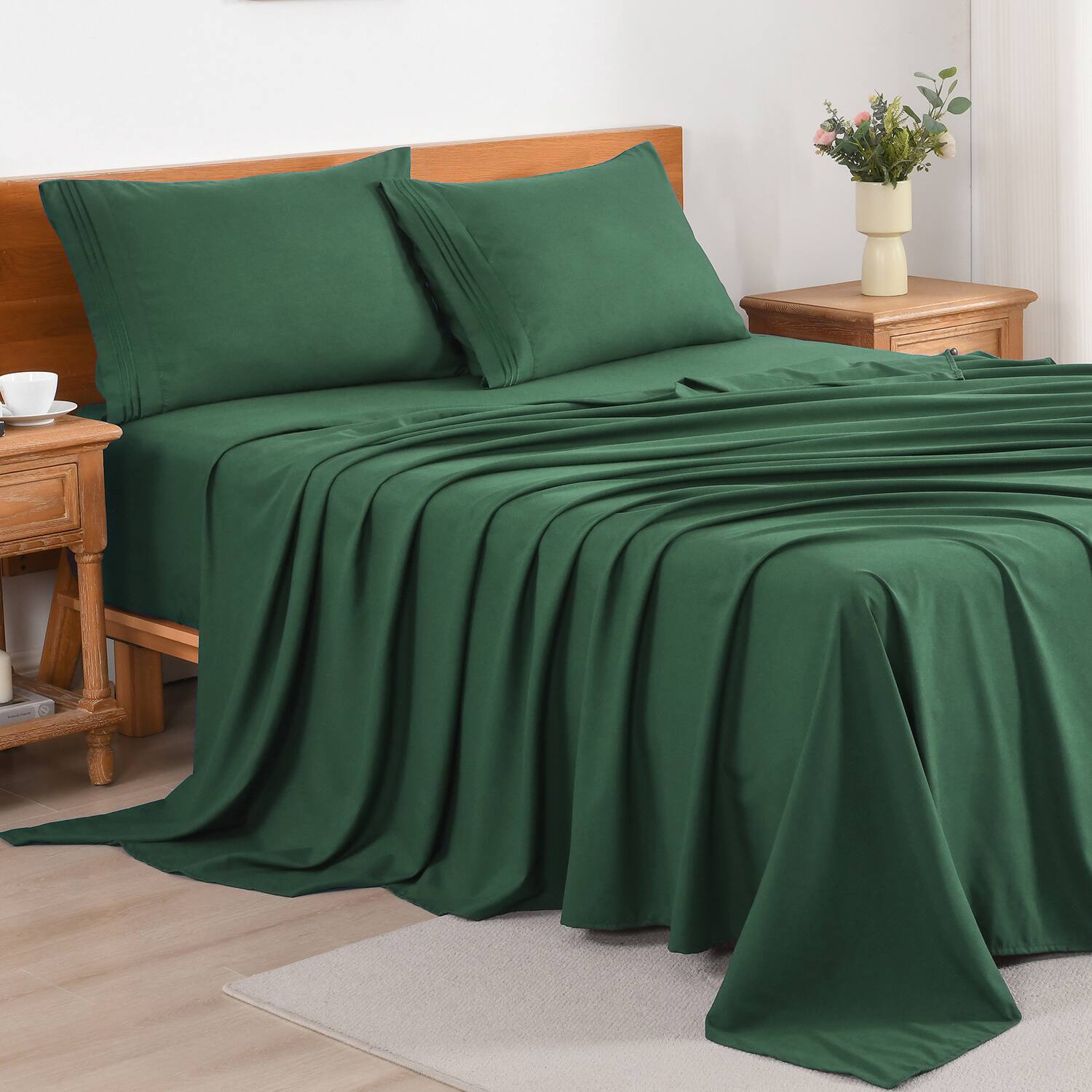 Angle. MarCielo - Marcielo 3/4 Pcs Soft Solid & Embroidery Bed Sheets Set - Dark Green.