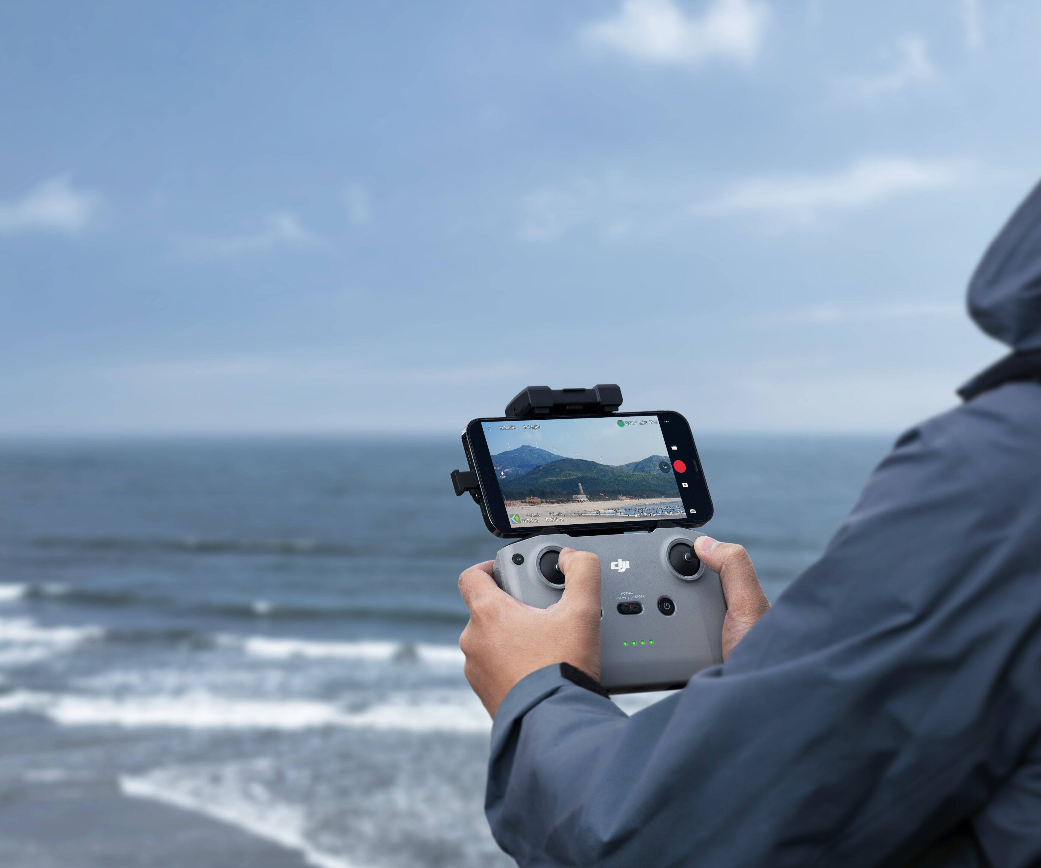 Alt View 18. DJI - Geek Squad Certified Refurbished Mini 2 SE Fly More Combo Drone with Remote Control - Gray.