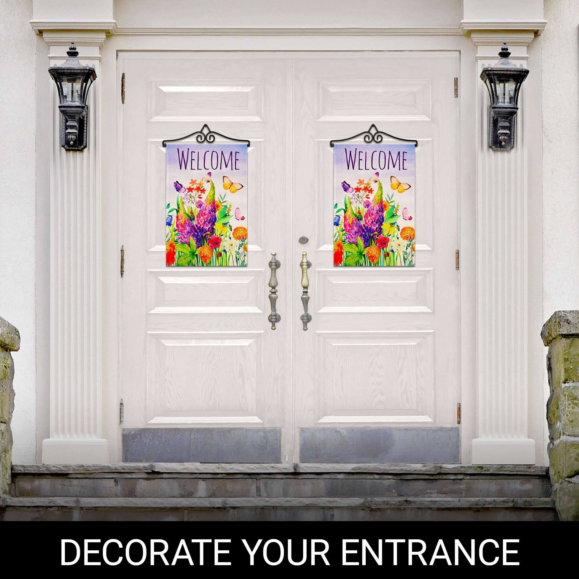 WELCOME  
WELCOME  

DECORATE YOUR ENTRANCE