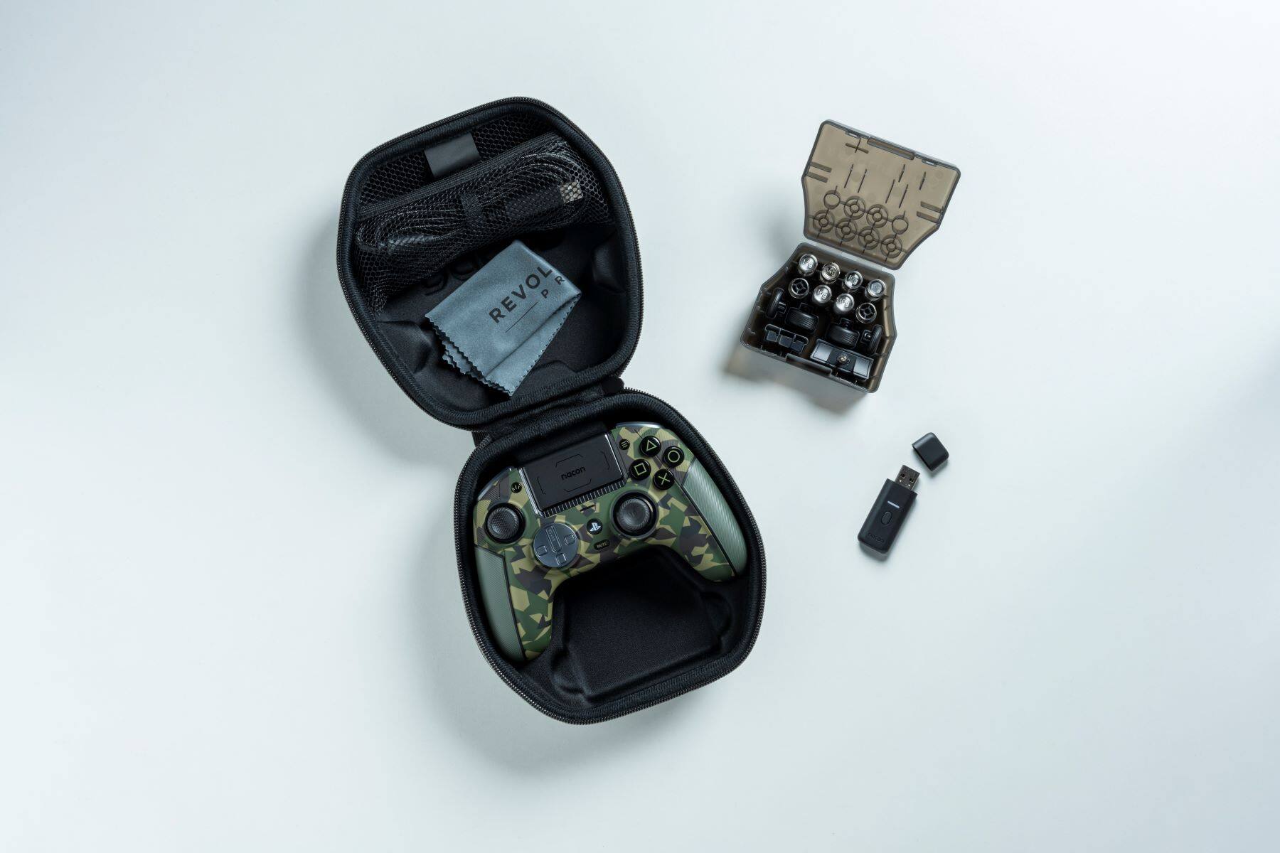 The text on the image reads "Revol Nacon O+2 3-."