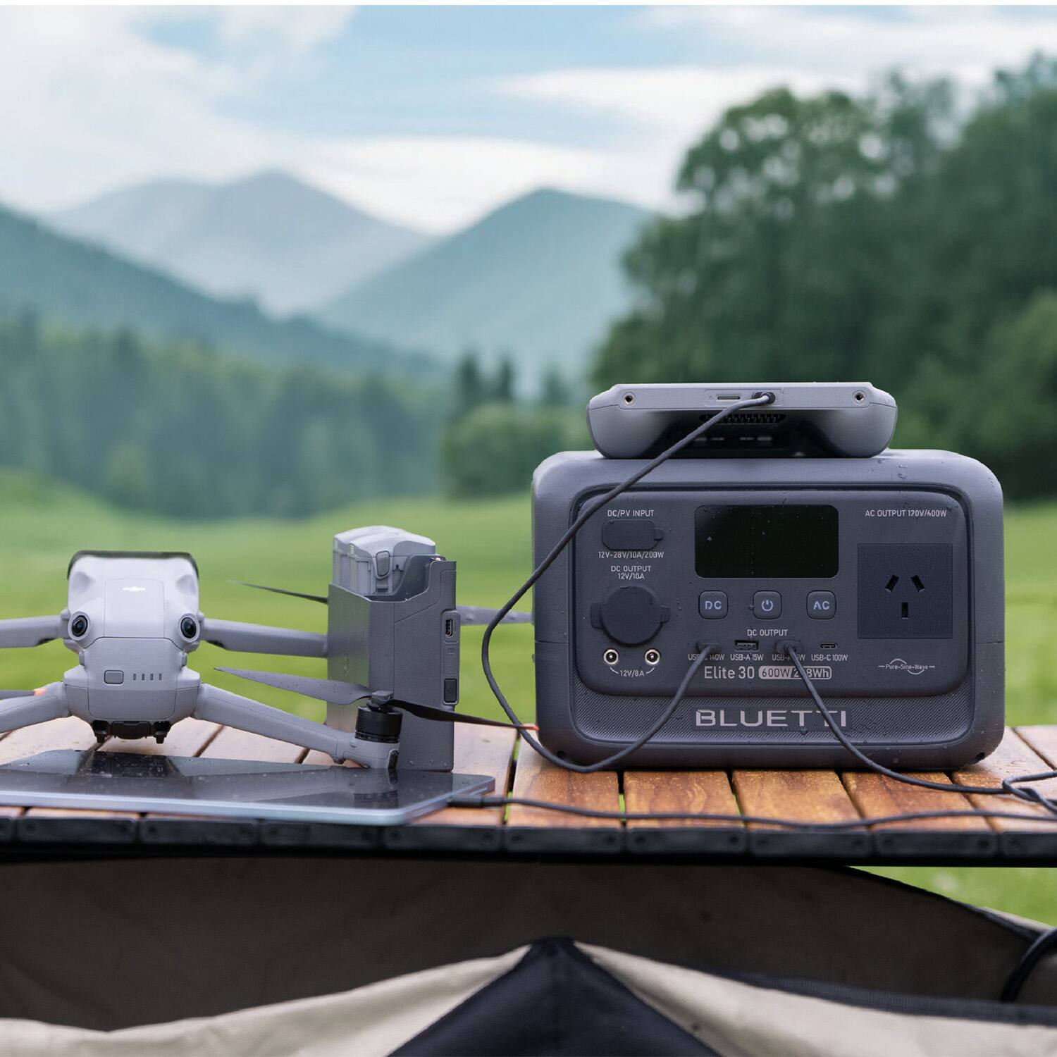 12V/220VAC/120W  
DC OUTPUT 12V/10A  
DC INPUT 12V/10A  
AC OUTPUT 110V/220V  
USB OUTPUT 5V/2A  
USB C OUTPUT 5V/2A  
Elite 30 600W 23Wh  
BLUETTI