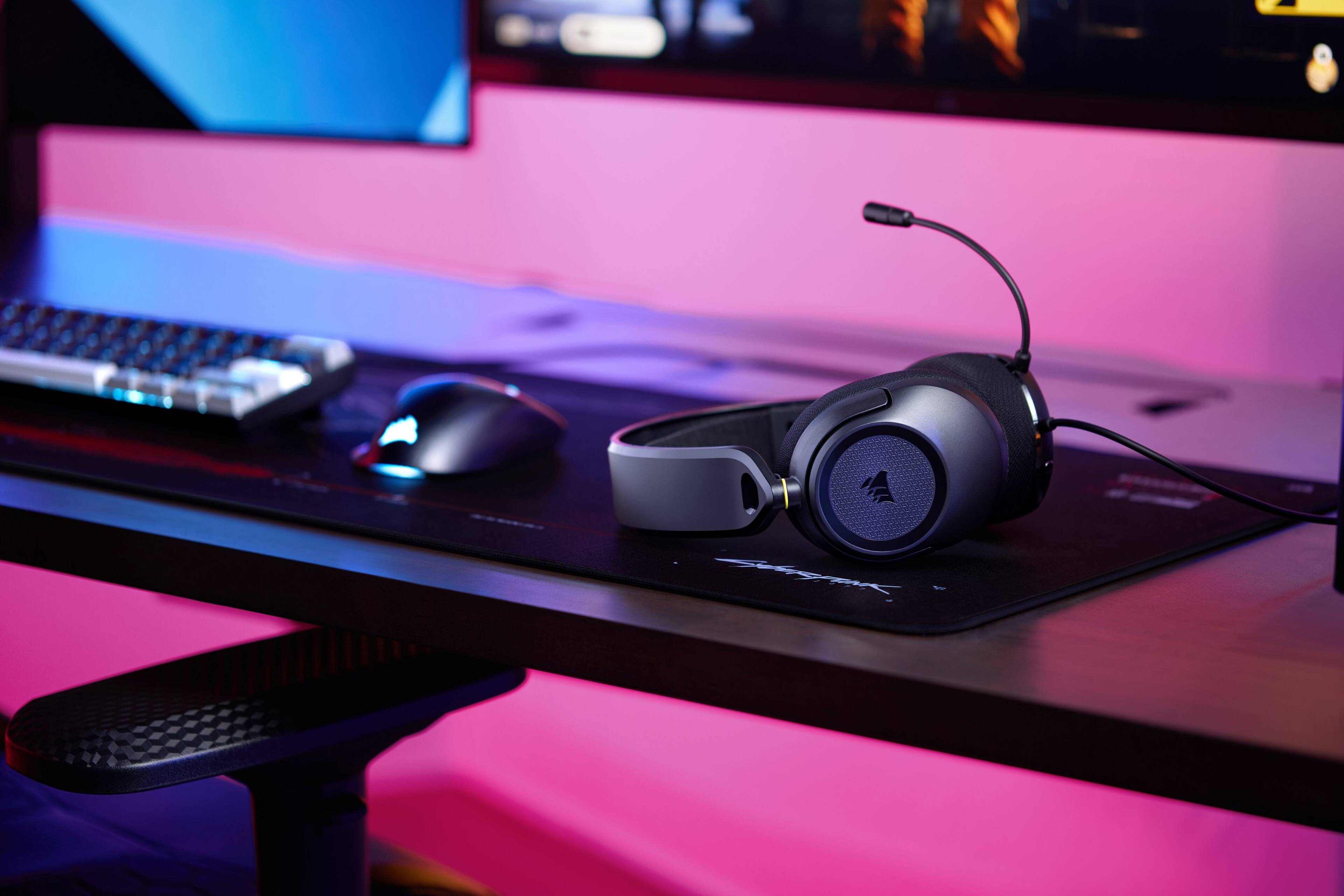 Alt View 9. CORSAIR - HS35 v3 Wired Over-the-Ear Gaming Headset for PC,Xbox One,Xbox Series X|S,PS5,PS4, Nintendo Switch and Mobile - Carbon.