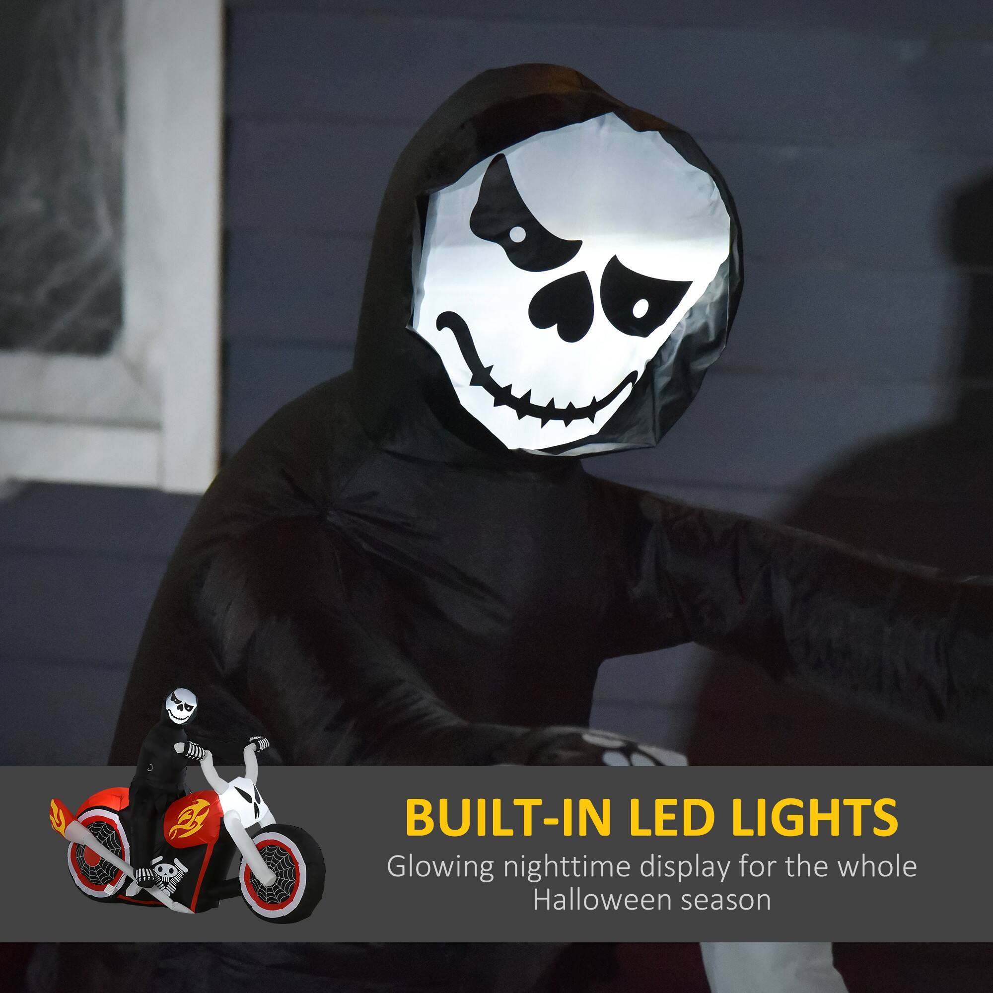 BUILT-IN LED LIGHTS  
Glowing nighttime display for the whole Halloween season