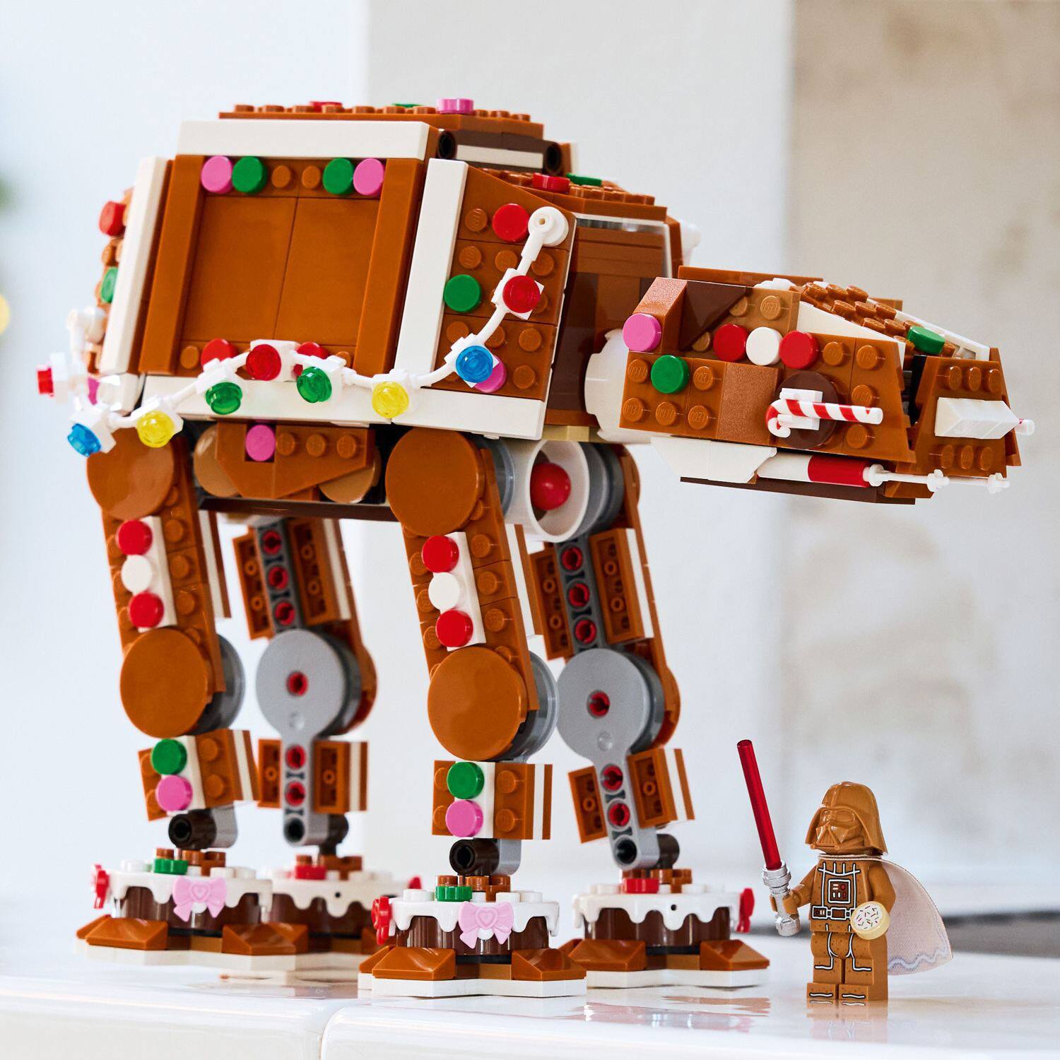 Alt View 13. LEGO - Star Wars Gingerbread AT-AT Walker 40806.