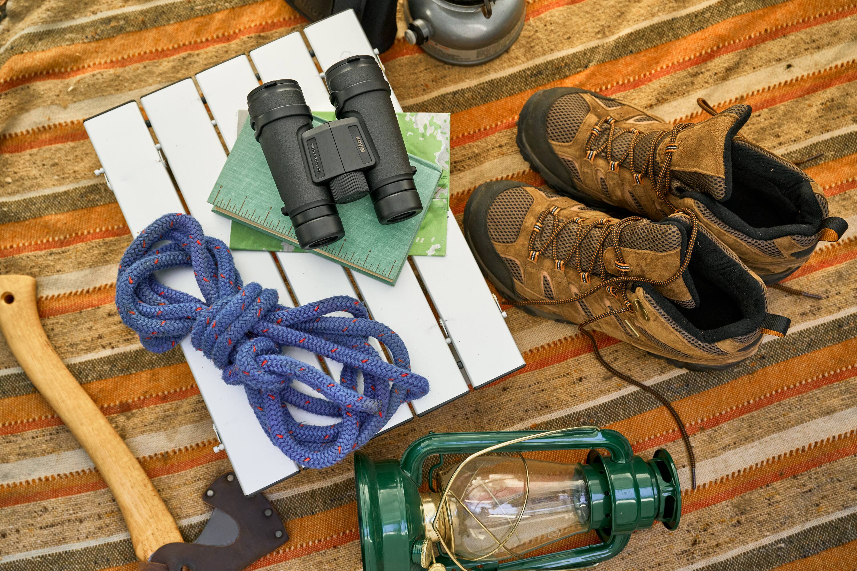 The text on the image is:

- "FADUARCUSS Niken"