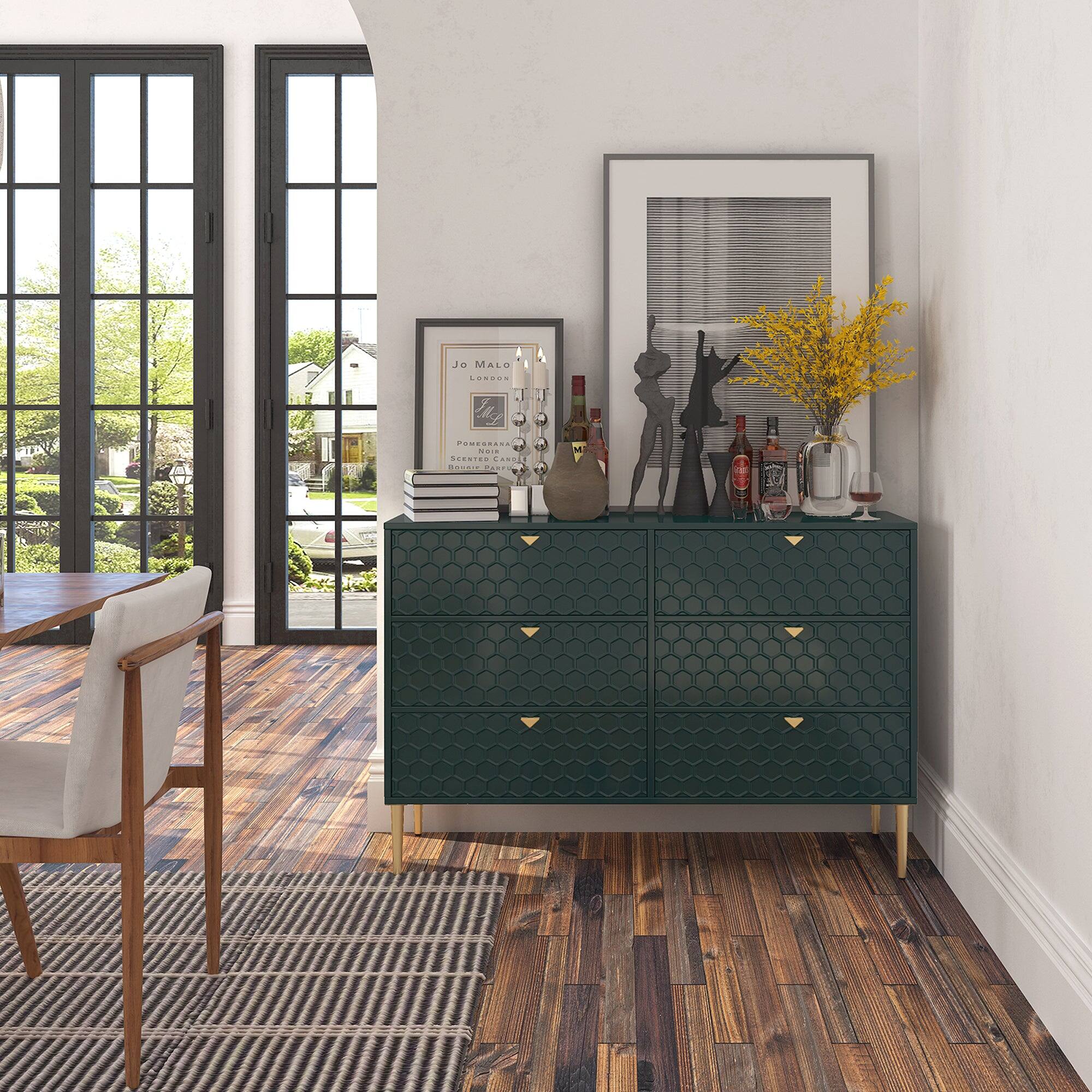 Jo Malone London  
Pomegranate Noir  
Scented Candle  
Rouge Dahlia