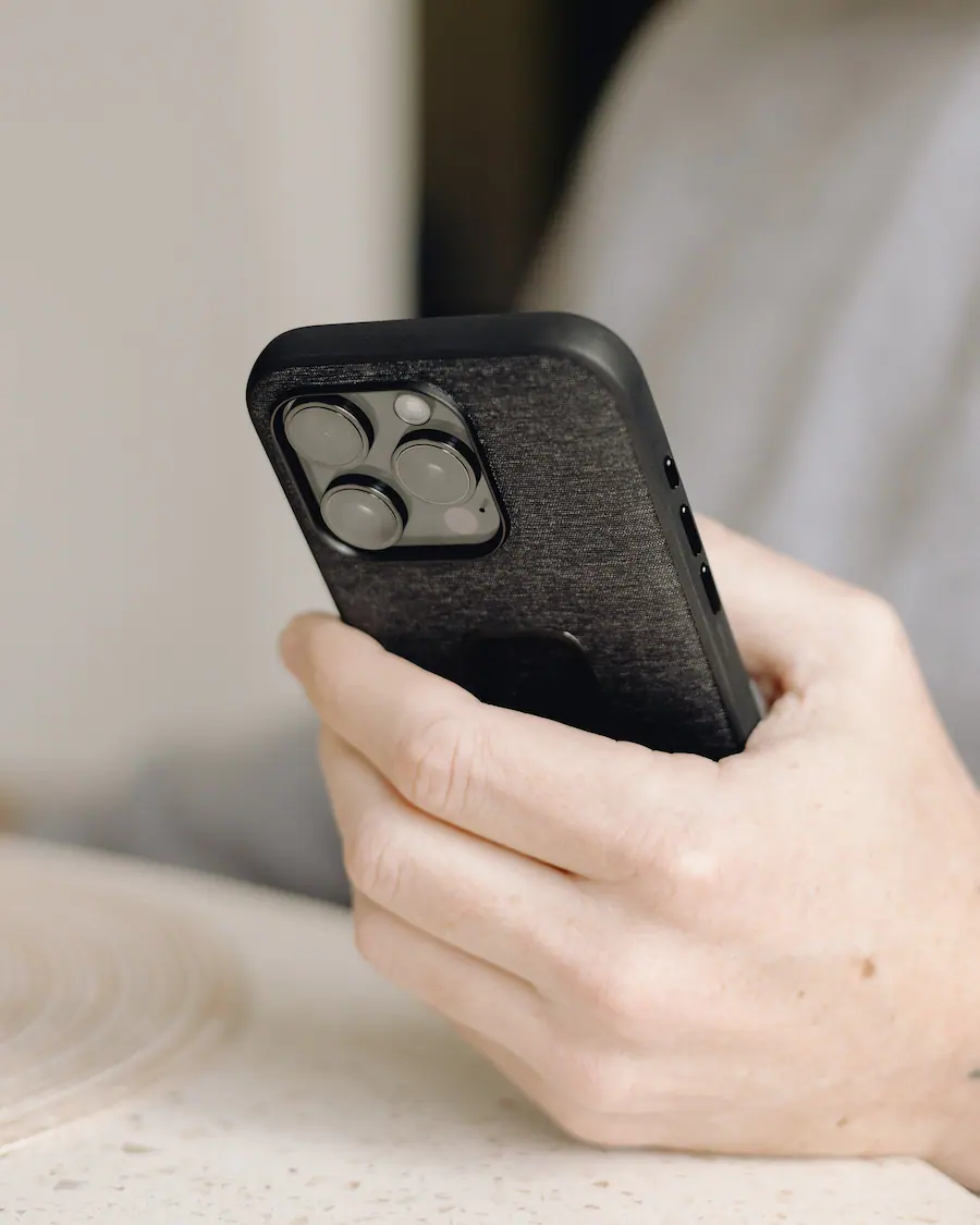 Peak Design Everyday Loop Case v2 for iPhone 15 Pro Max Charcoal M-LC ...