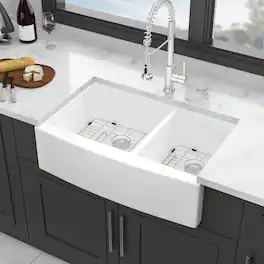 Ropilly - 33 inch farmhouse sink ceramic double bowl apron front kitchen sink with dish grids and strainers - White