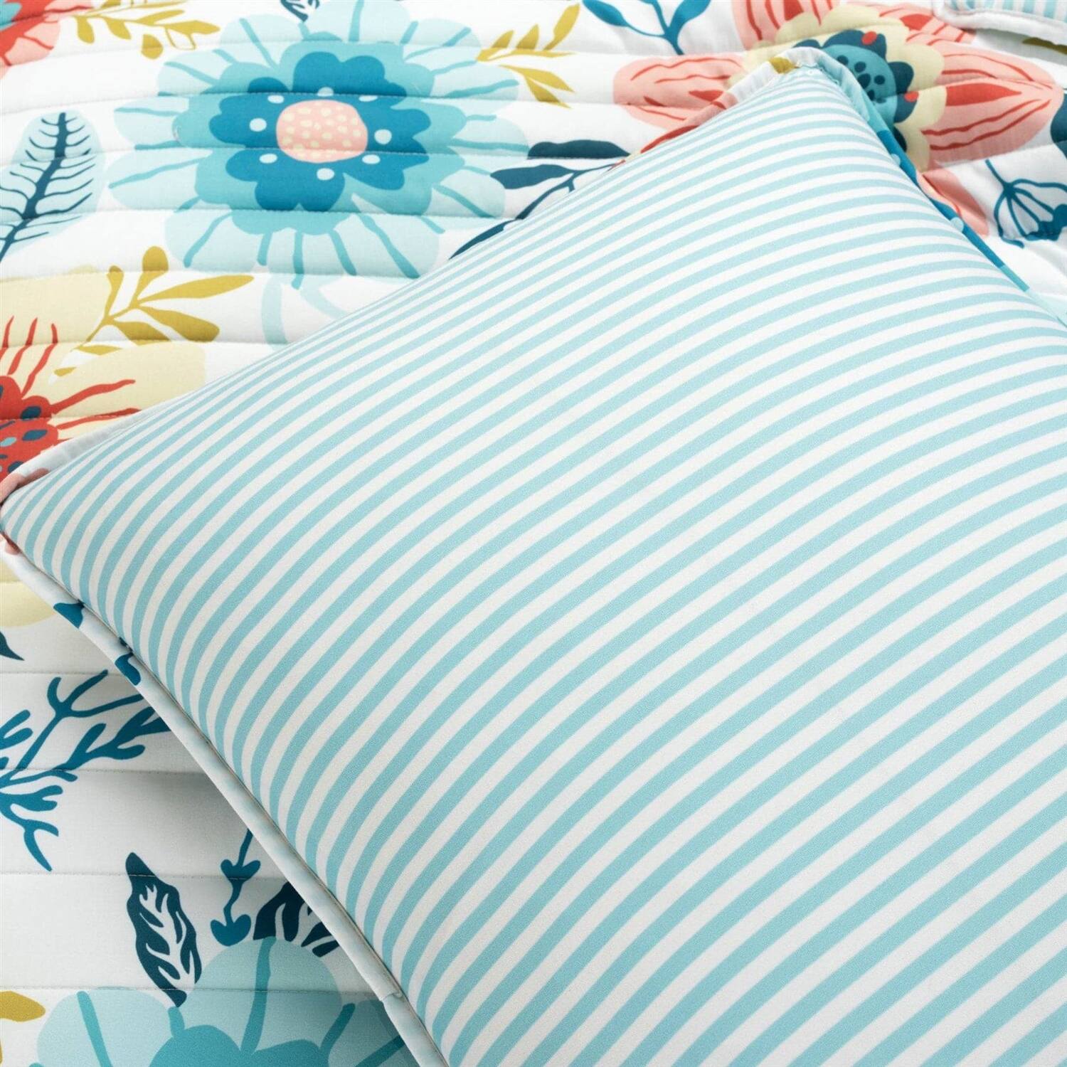 Back. Hivvago - King size Lightweight Floral Teal Blue Pink White 3-Piece Polyester Quilt Set - Blue Pink White.