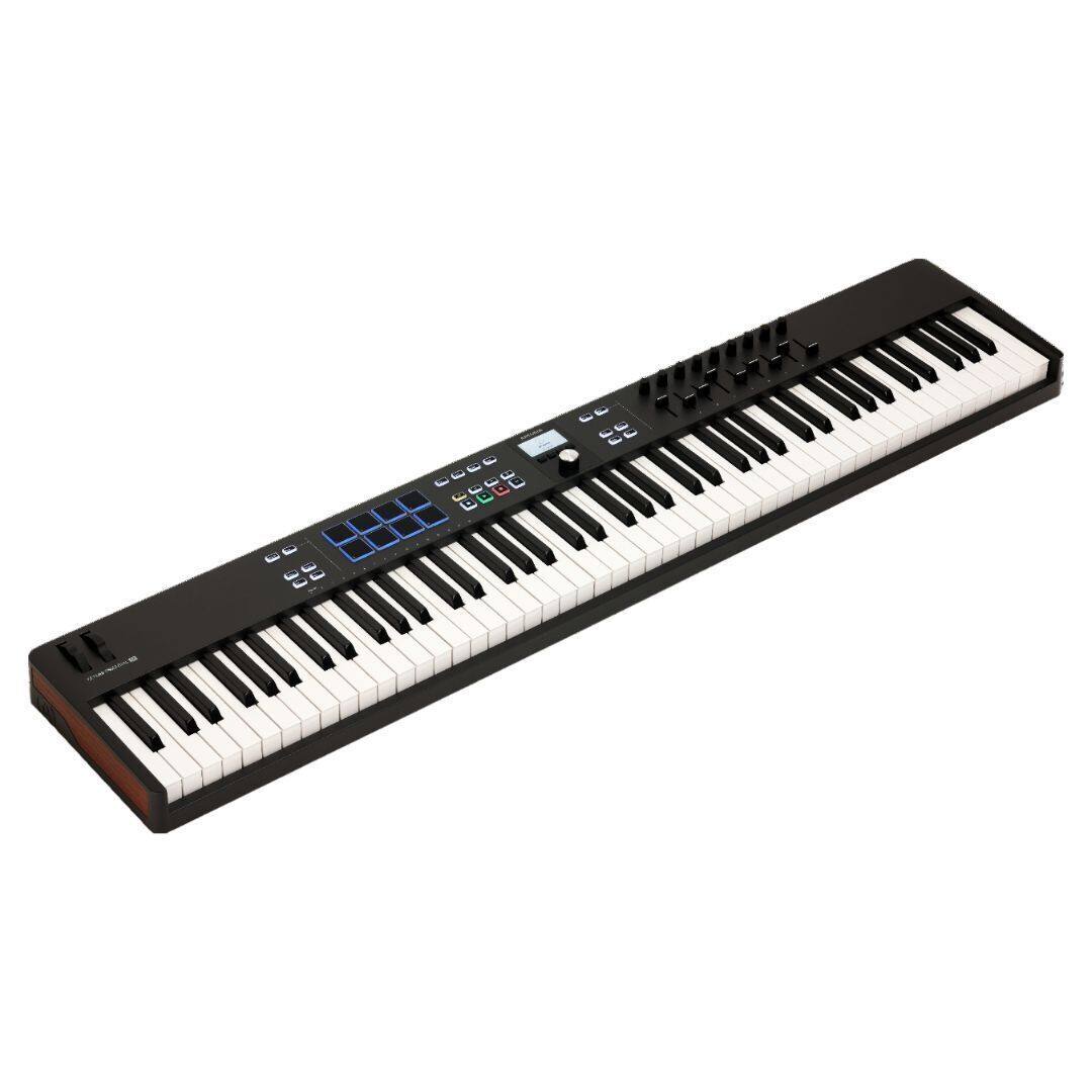 Angle. Arturia - Arturia KeyLab Essential 88 mk3 (Black).
